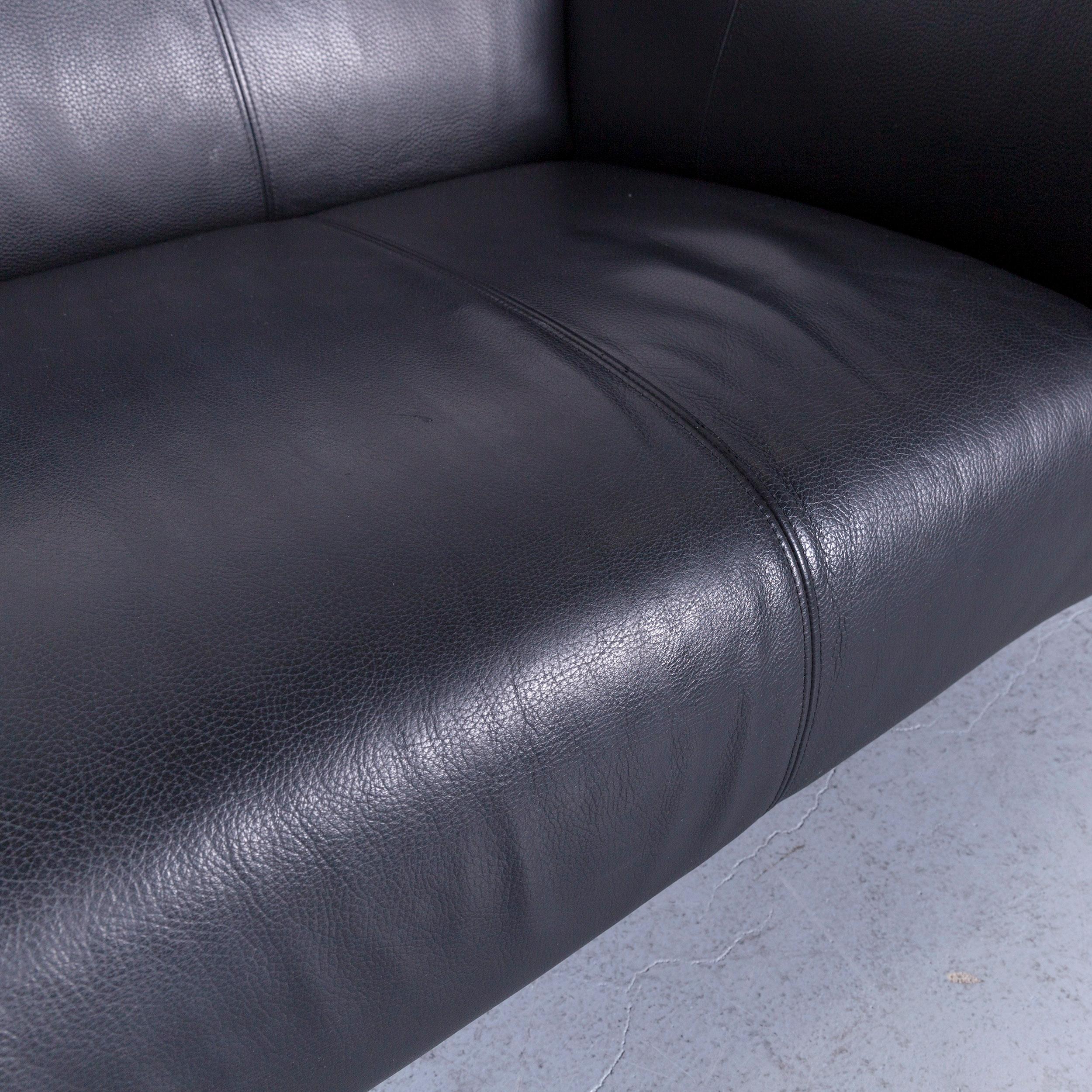 Rolf Benz 322 Designer Sofa Black Two-Seat Leather Couch In Good Condition In Cologne, DE