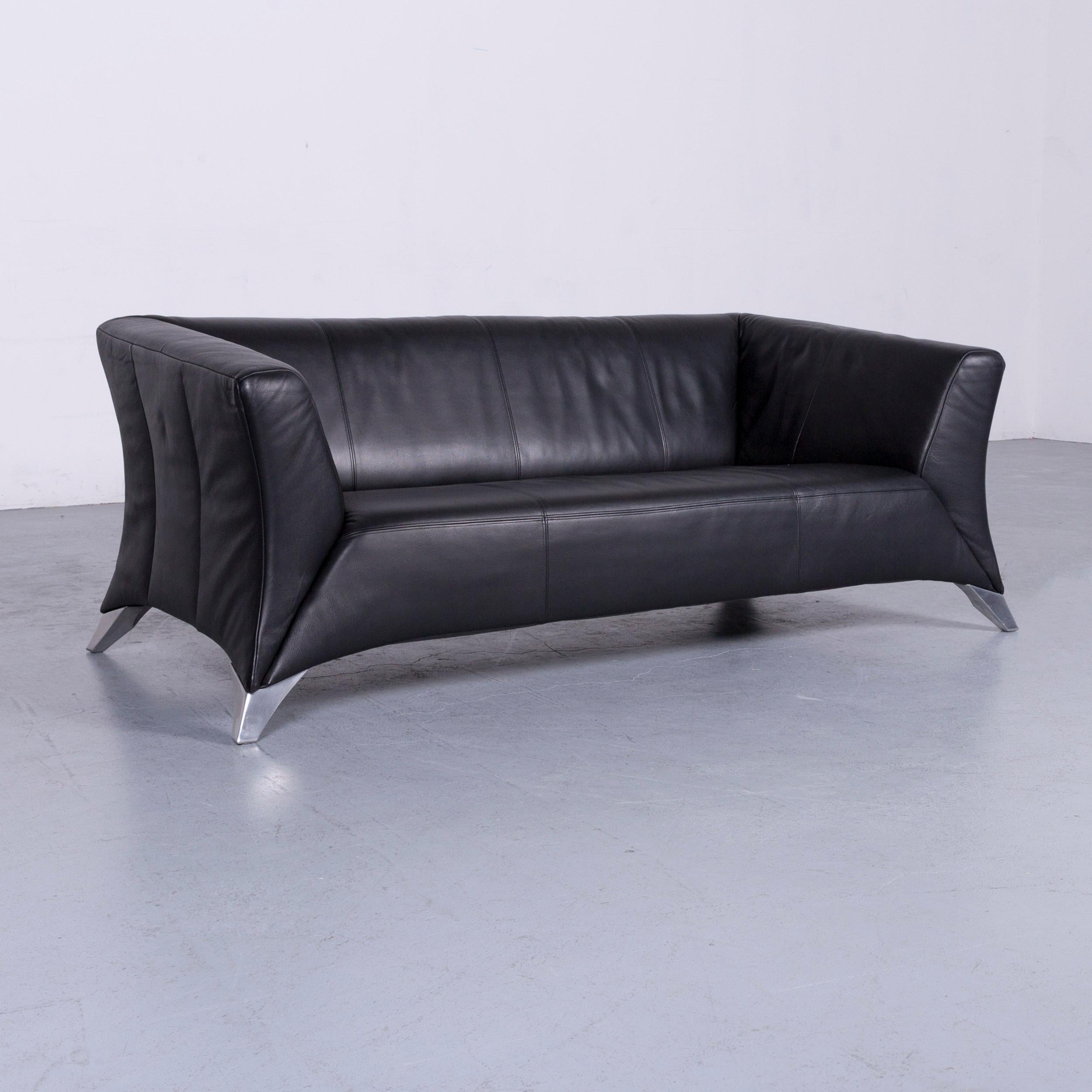 We bring to you an Rolf Benz 322 designer sofa black two-seat leather modern couch.