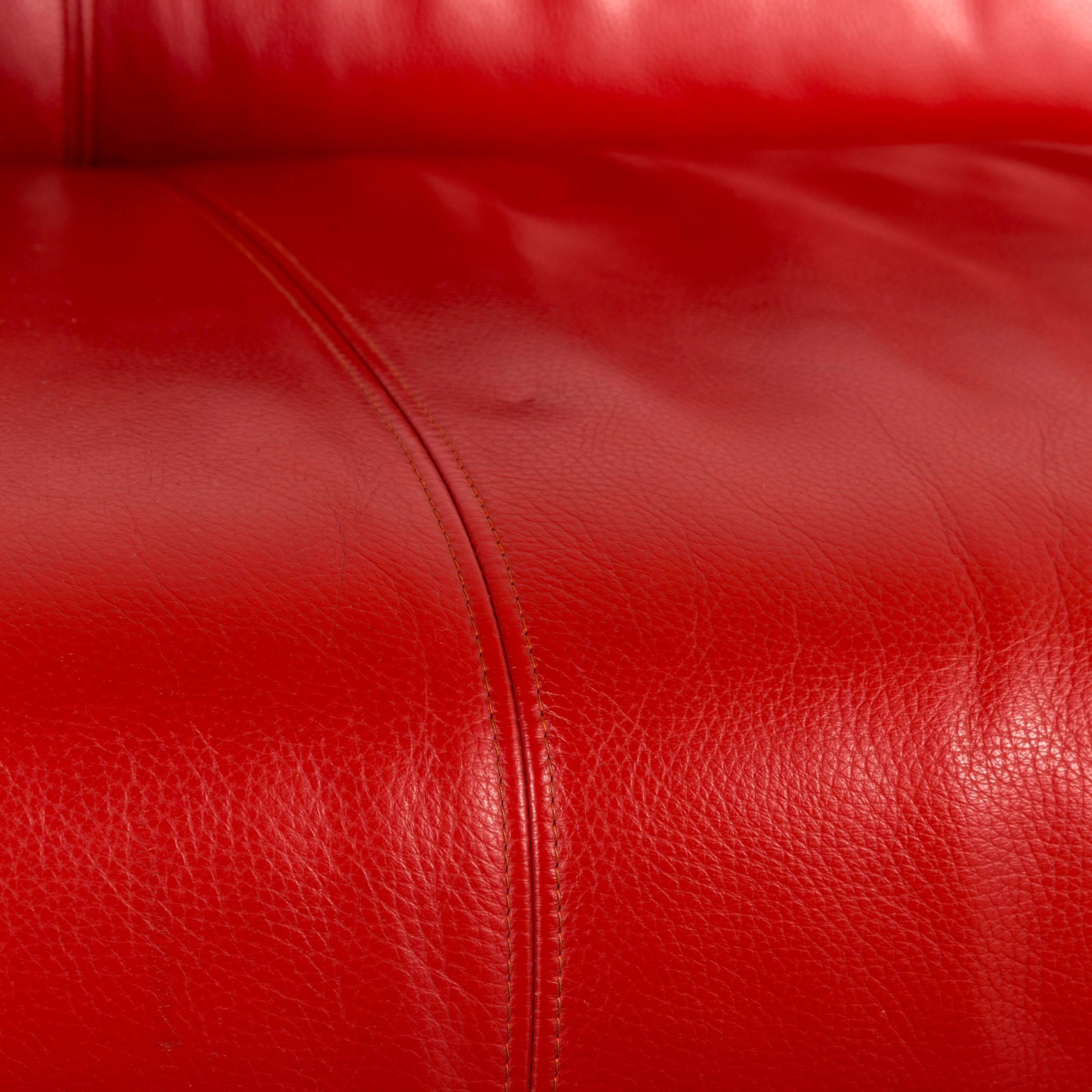 Rolf Benz 322 Designer Sofa Red Three-Seat Leather Modern Couch Metal Feet In Excellent Condition In Cologne, DE