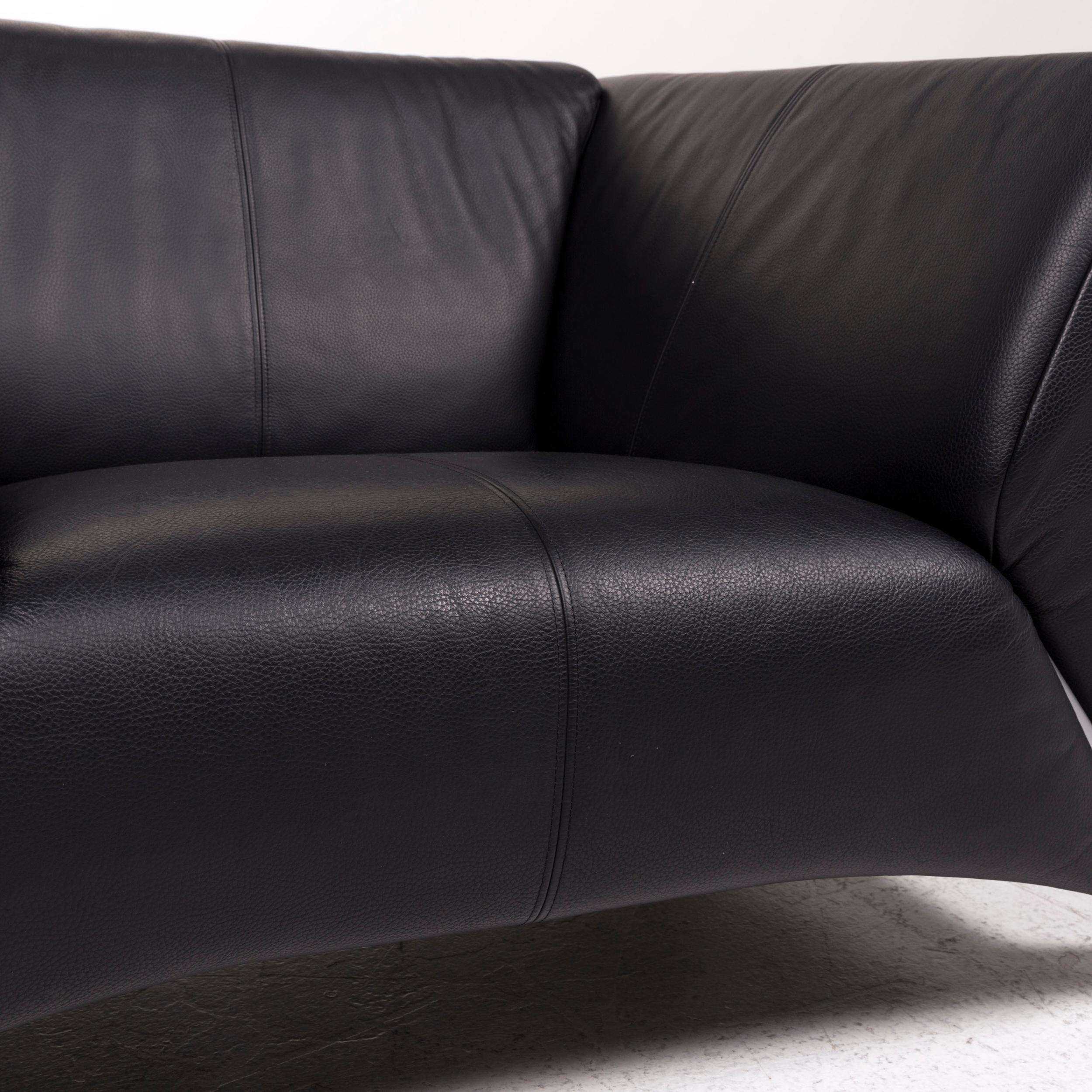 We bring to you a Rolf Benz 322 leather armchair black.


 Product measurements in centimeters:
 

Depth 97
Width 122
Height 71
Seat-height 39
Rest-height 69
Seat-depth 59
Seat-width 55
Back-height 35.
 