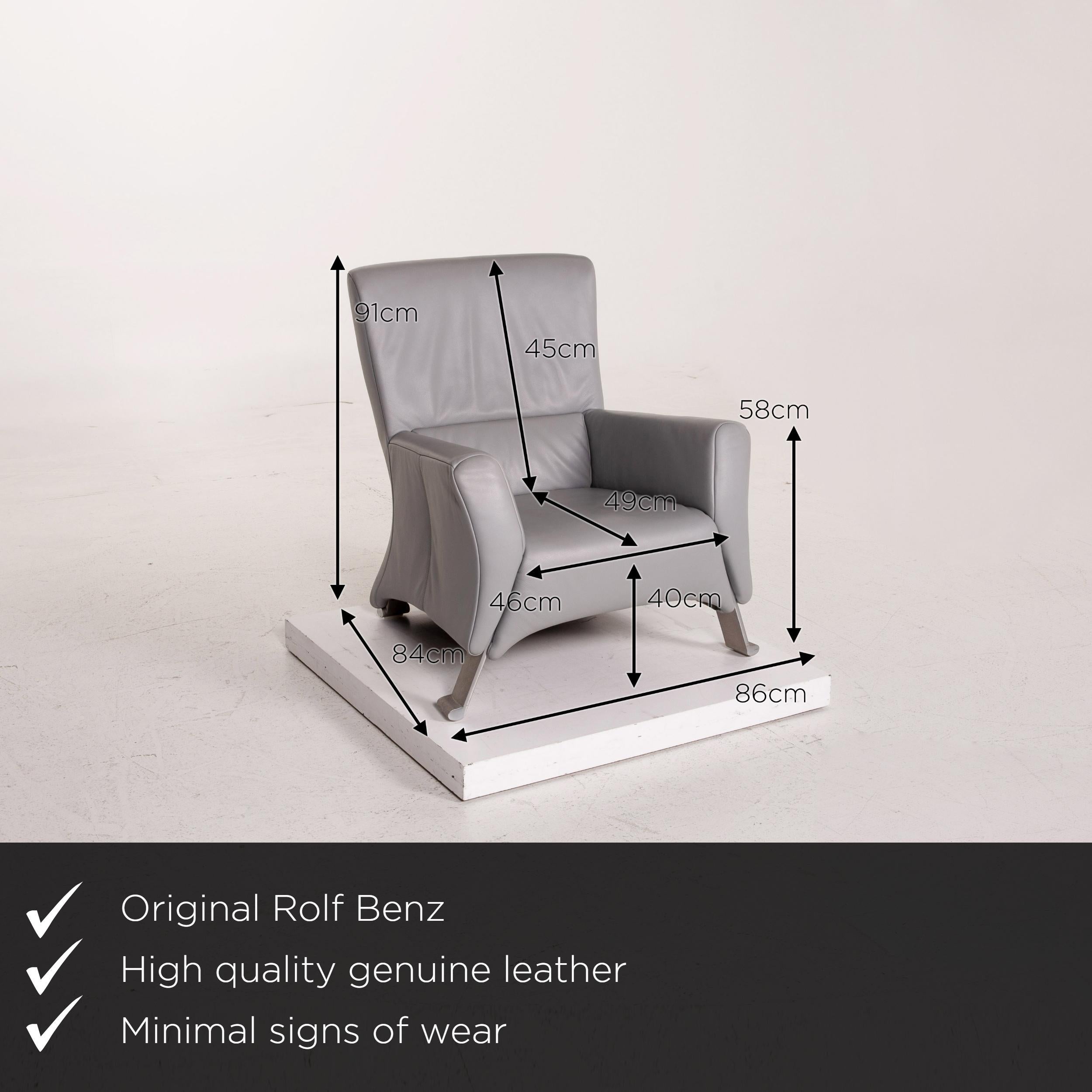 We present to you a Rolf Benz 322 leather armchair gray.


 Product measurements in centimeters:
 

Depth 84
Width 86
Height 91
Seat height 40
Rest height 58
Seat depth 49
Seat width 46
Back height 45.
   