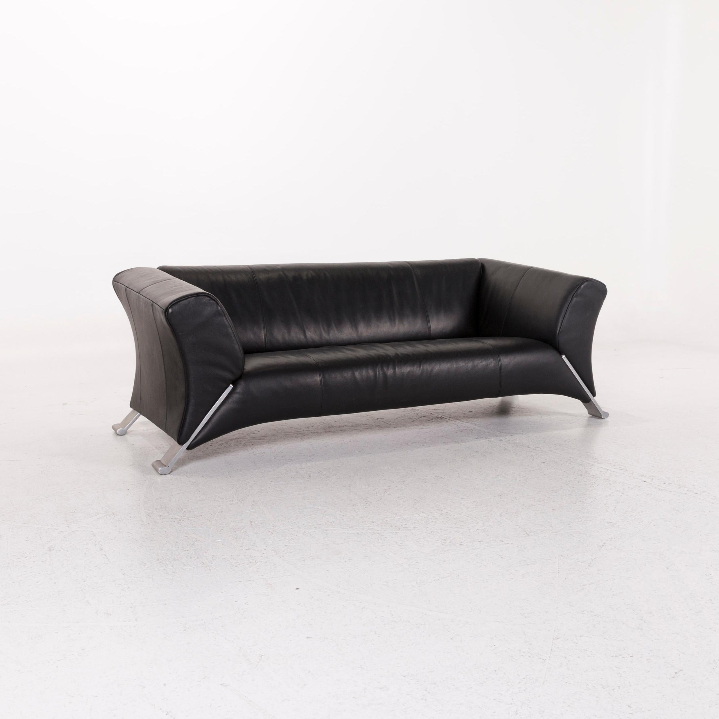 We bring to you a Rolf Benz 322 leather sofa black three-seat couch.


 Product measurements in centimeters:
 

Depth 92
Width 209
Height 72
Seat-height 41
Rest-height 69
Seat-depth 59
Seat-width 140
Back-height 37.
 