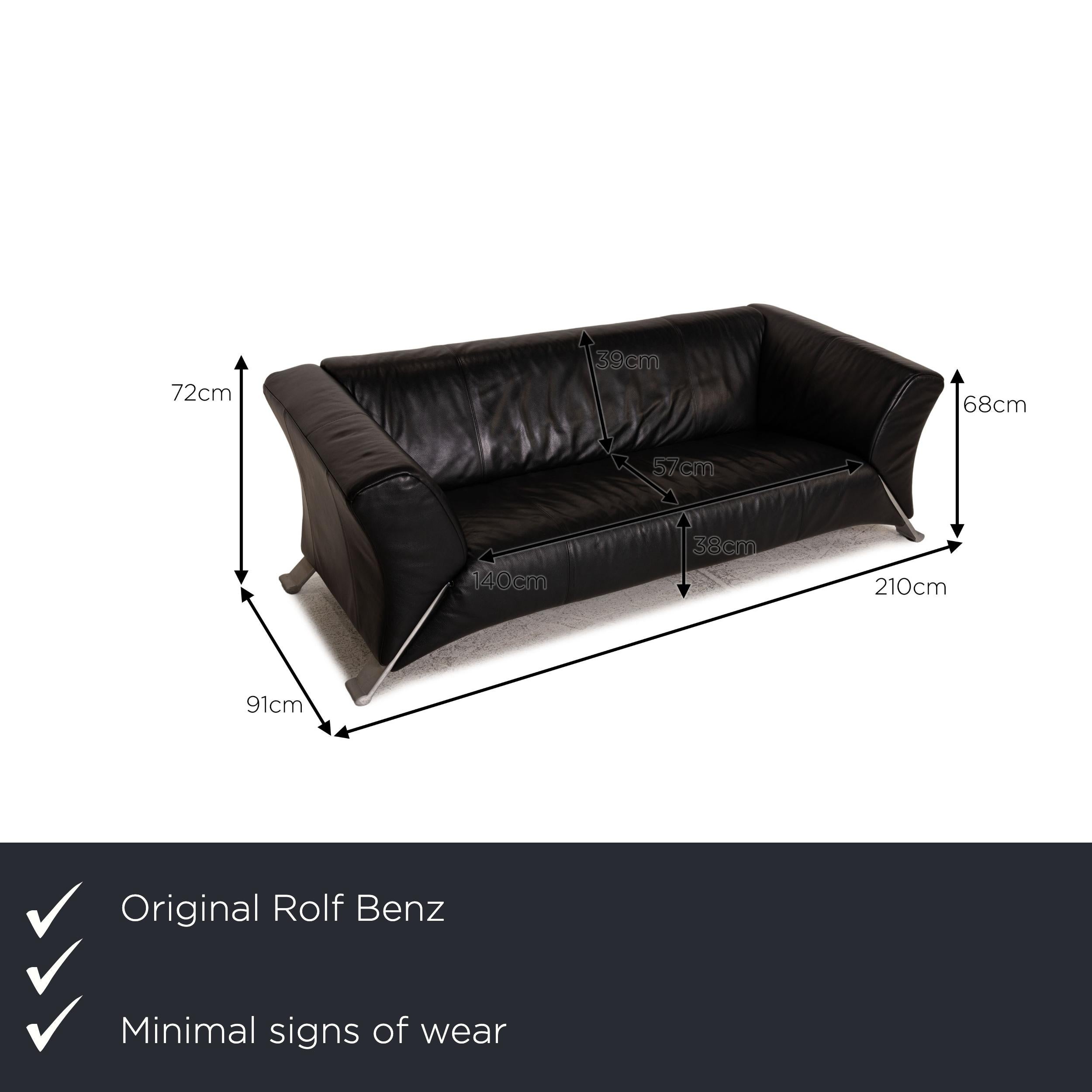 We present to you a Rolf Benz 322 leather sofa black three-seater couch.

Product measurements in centimeters:

depth: 91
width: 210
height: 72
seat height: 38
rest height: 68
seat depth: 57
seat width: 140
back height: 39.

 