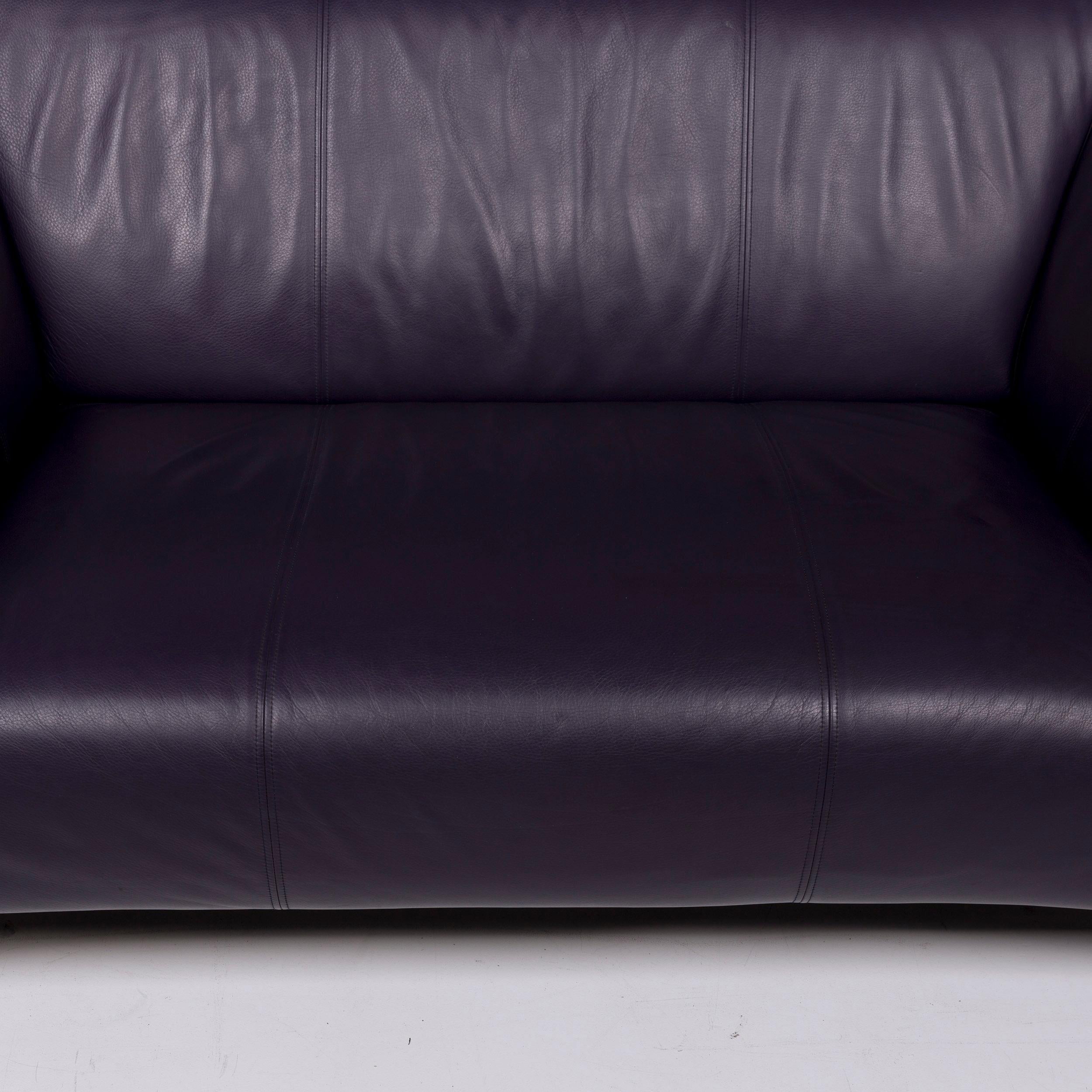 German Rolf Benz 322 Leather Sofa Violet Two-Seat Couch For Sale