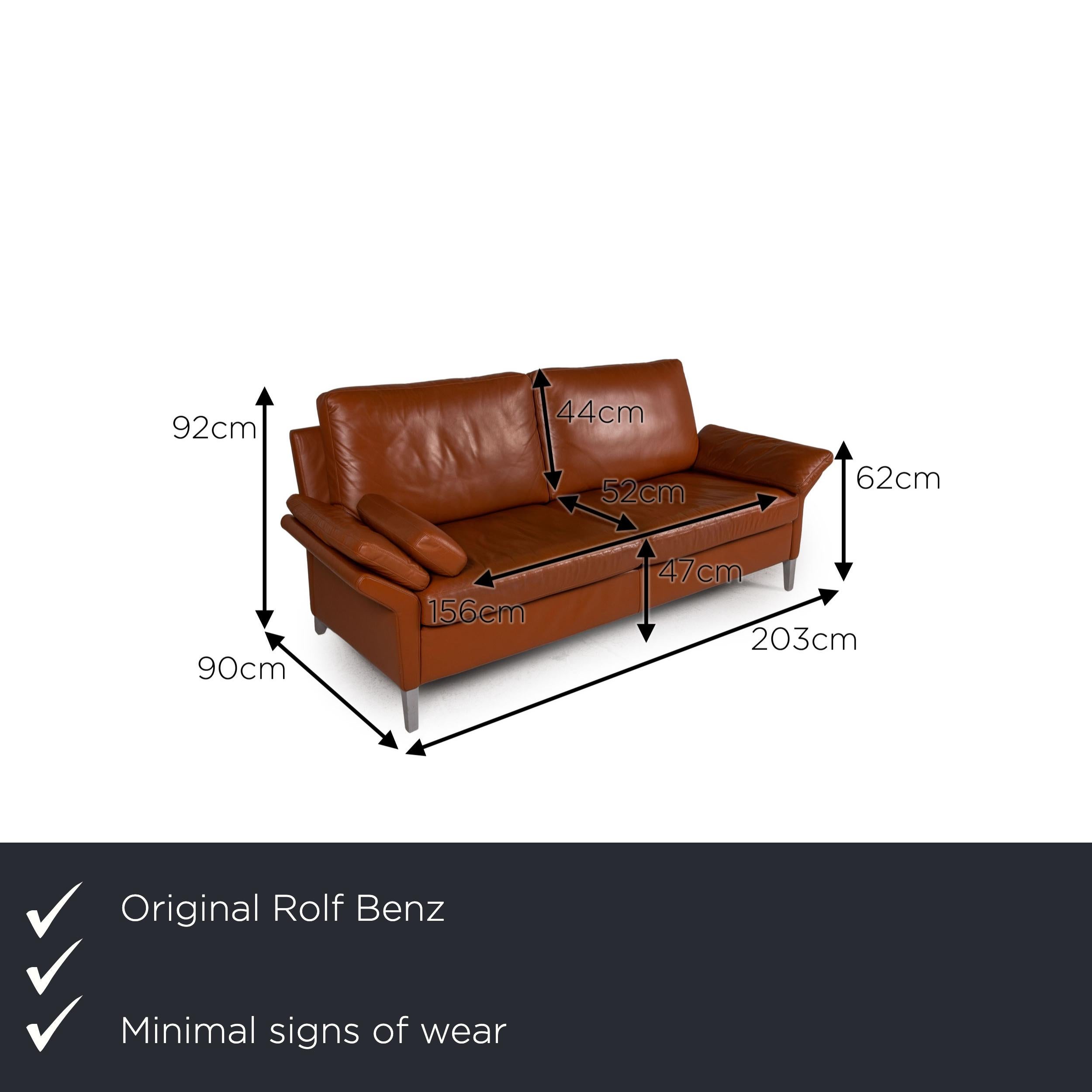 We present to you a Rolf Benz 3300 leather sofa brown three-seater couch.

Product measurements in centimeters:

Depth: 90
Width: 203
Height: 92
Seat height: 47
Rest height: 62
Seat depth: 52
Seat width: 156
Back height: 44.

   