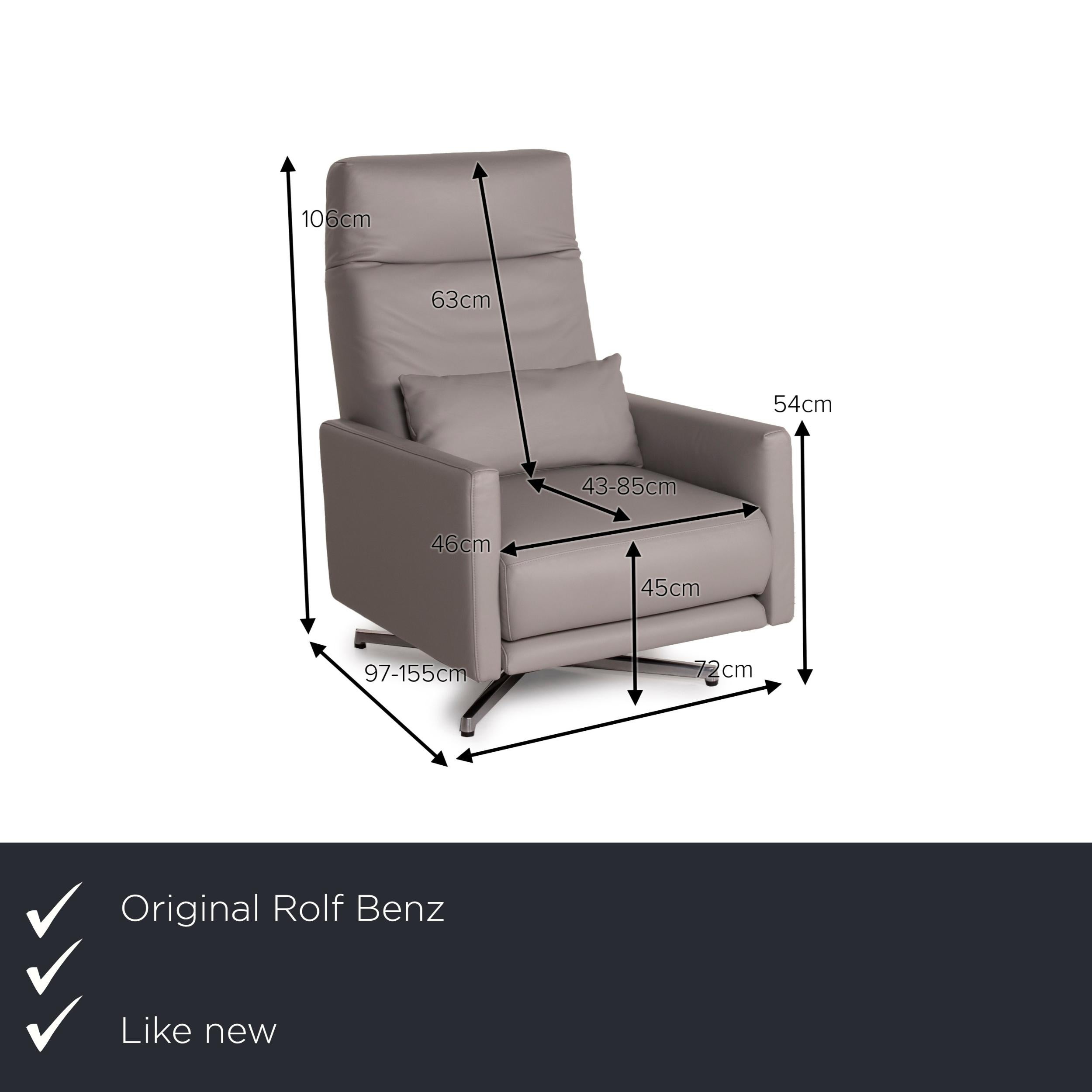 We present to you a Rolf Benz 574 leather armchair gray relax function.


 Product measurements in centimeters:
 

Depth: 97
Width: 72
Height: 106
Seat height: 45
Rest height: 54
Seat depth: 43
Seat width: 46
Back height: 63.

 