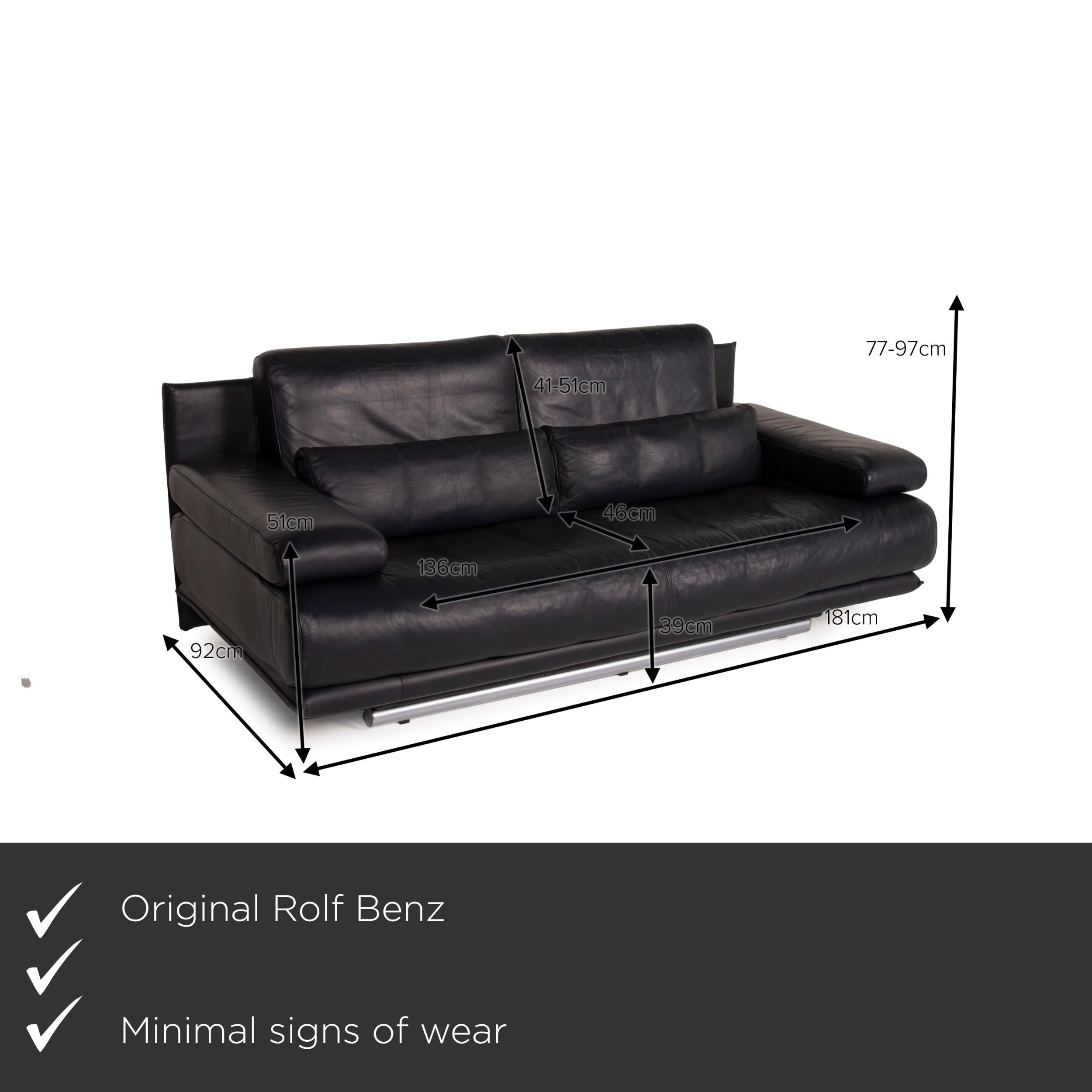 We present to you a Rolf Benz 6500 leather sofa dark blue two-seater function.


 Product measurements in centimeters:
 

Depth: 92
Width: 181
Height: 77
Seat height: 39
Rest height: 51
Seat depth: 46
Seat width: 134
Back height: 41.
 