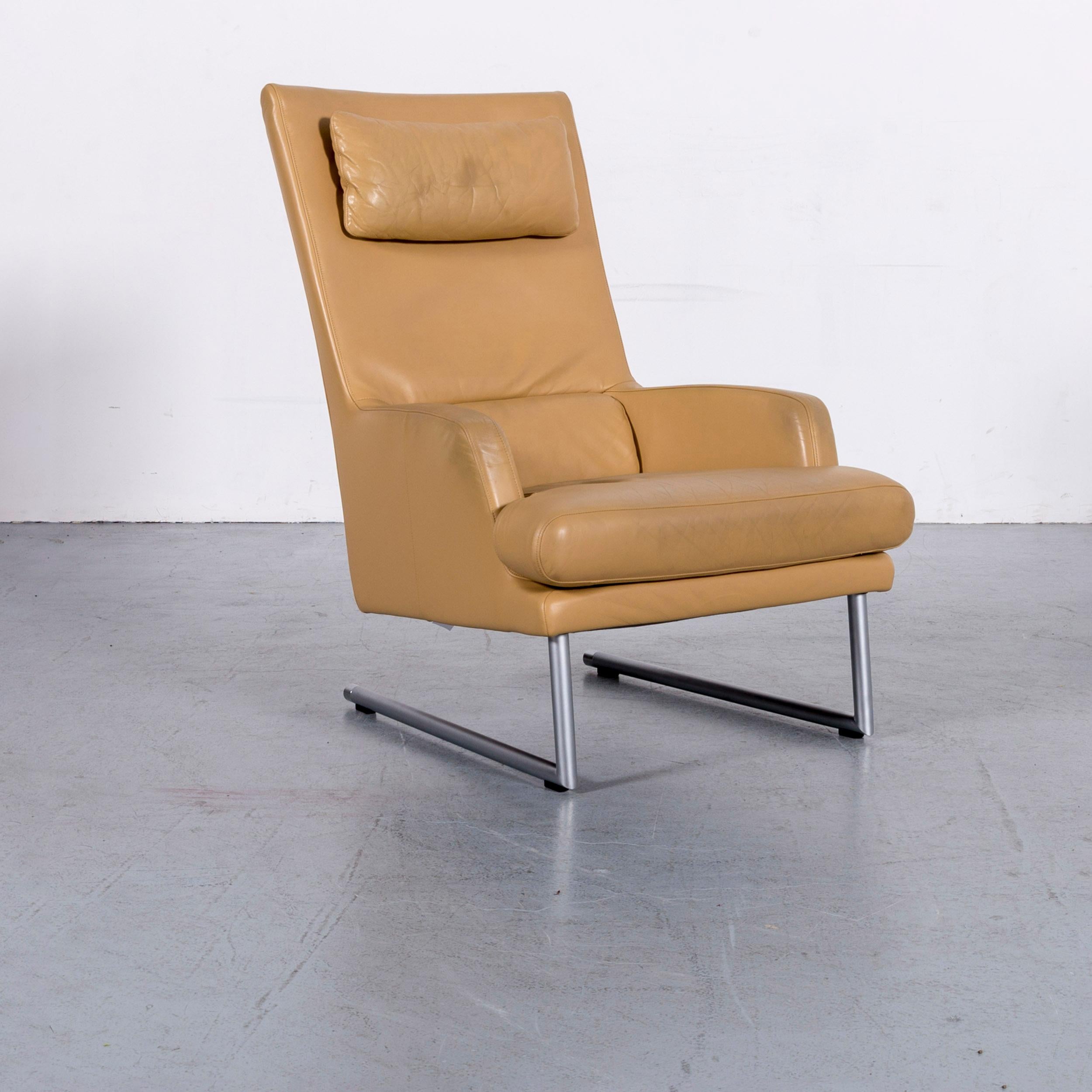 We bring to you an Rolf Benz designer leather armchair foot-stool set beige one-seat bench.













 