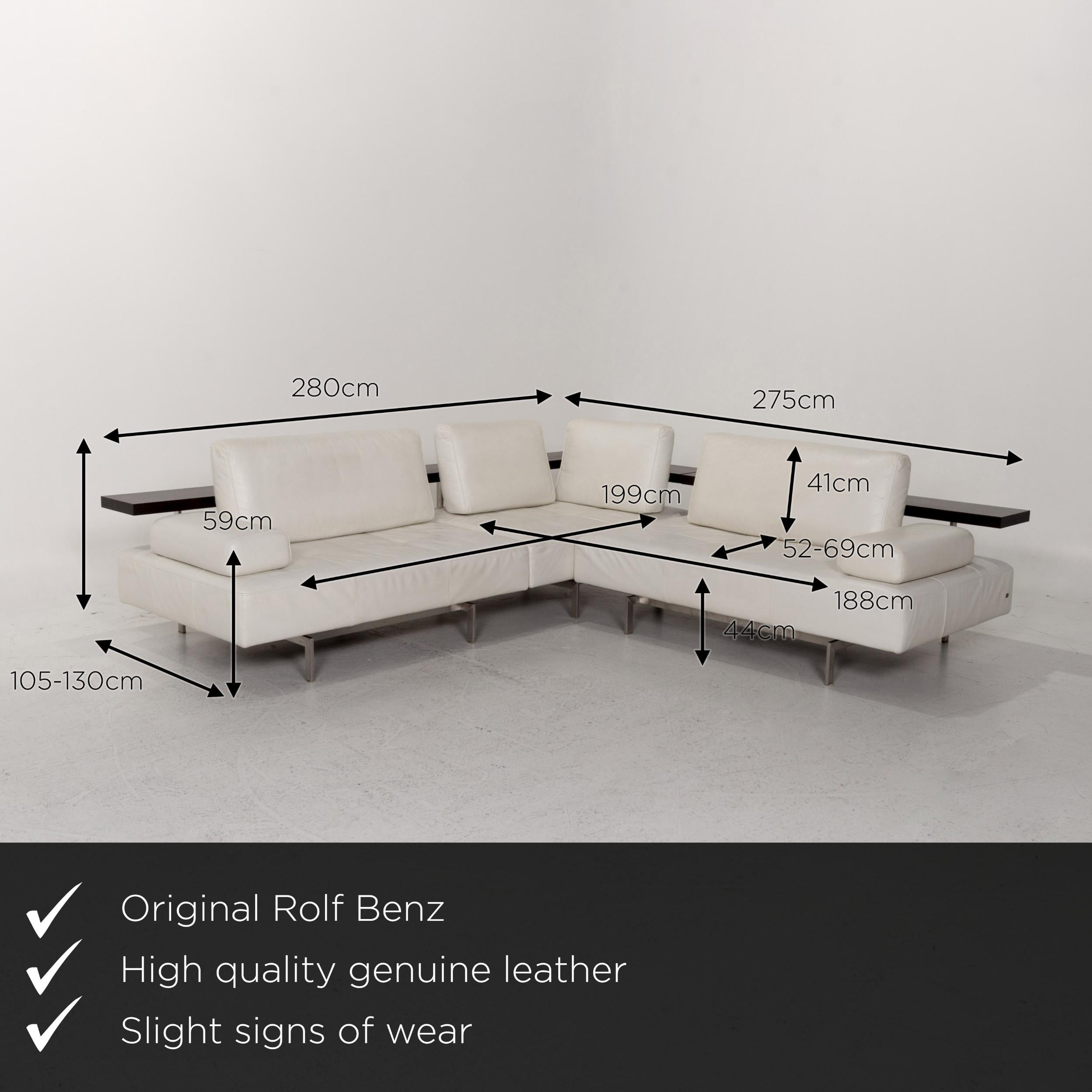Wir präsentieren Ihnen ein Rolf Benz Dono Ecksofa aus Leder, weißes Sofa, Couch.

Produktabmessungen in Zentimetern:

Tiefe 105
Breite 280
Höhe 86
Sitzhöhe 44
Resthöhe 59
Sitztiefe 52
Sitzbreite 199
Rückenhöhe 41.



   