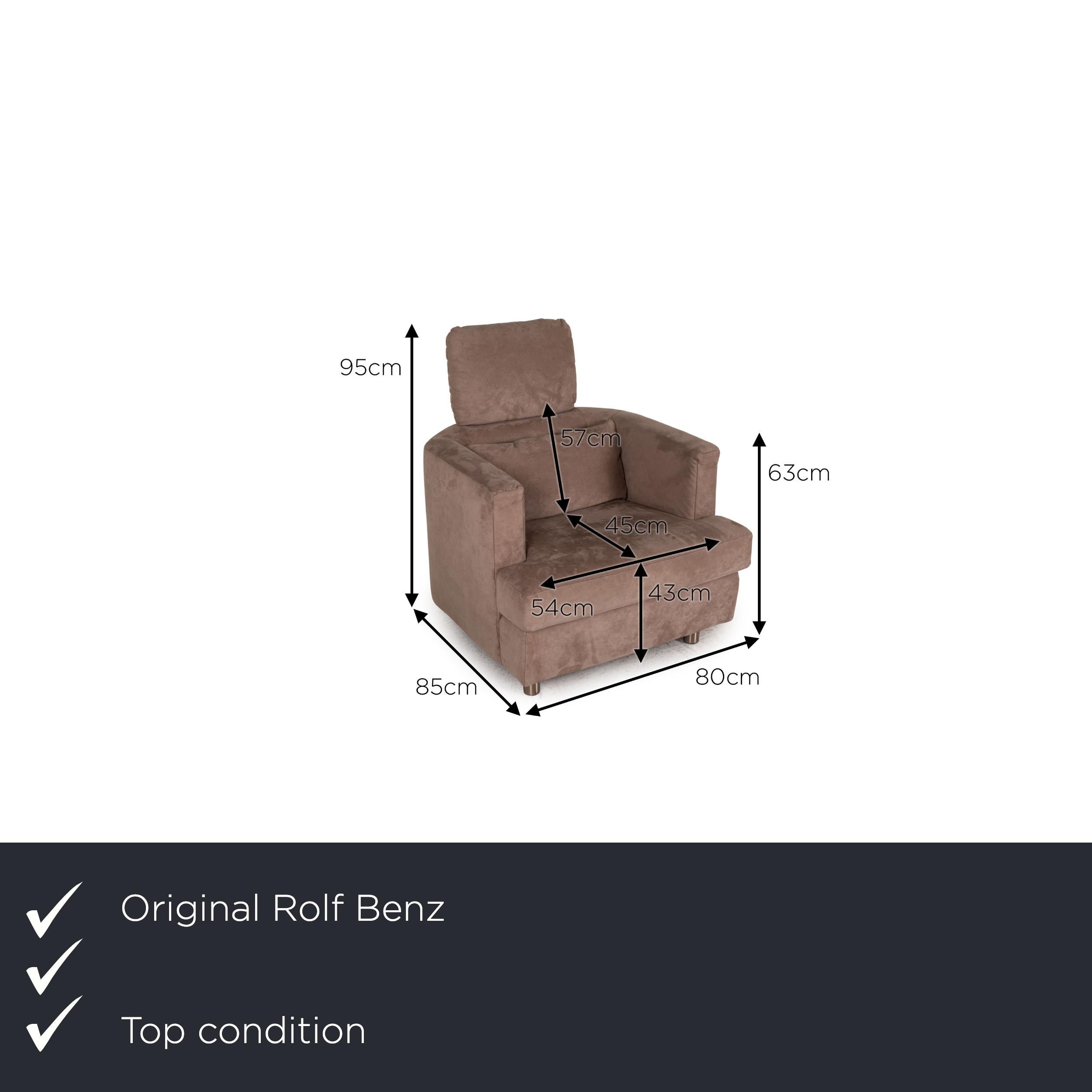 We present to you a Rolf Benz fabric armchair brown.

Product measurements in centimeters:

Depth: 85
Width: 80
Height: 95
Seat height: 43
Rest height: 63
Seat depth: 45
Seat width: 54
Back height: 57.

     