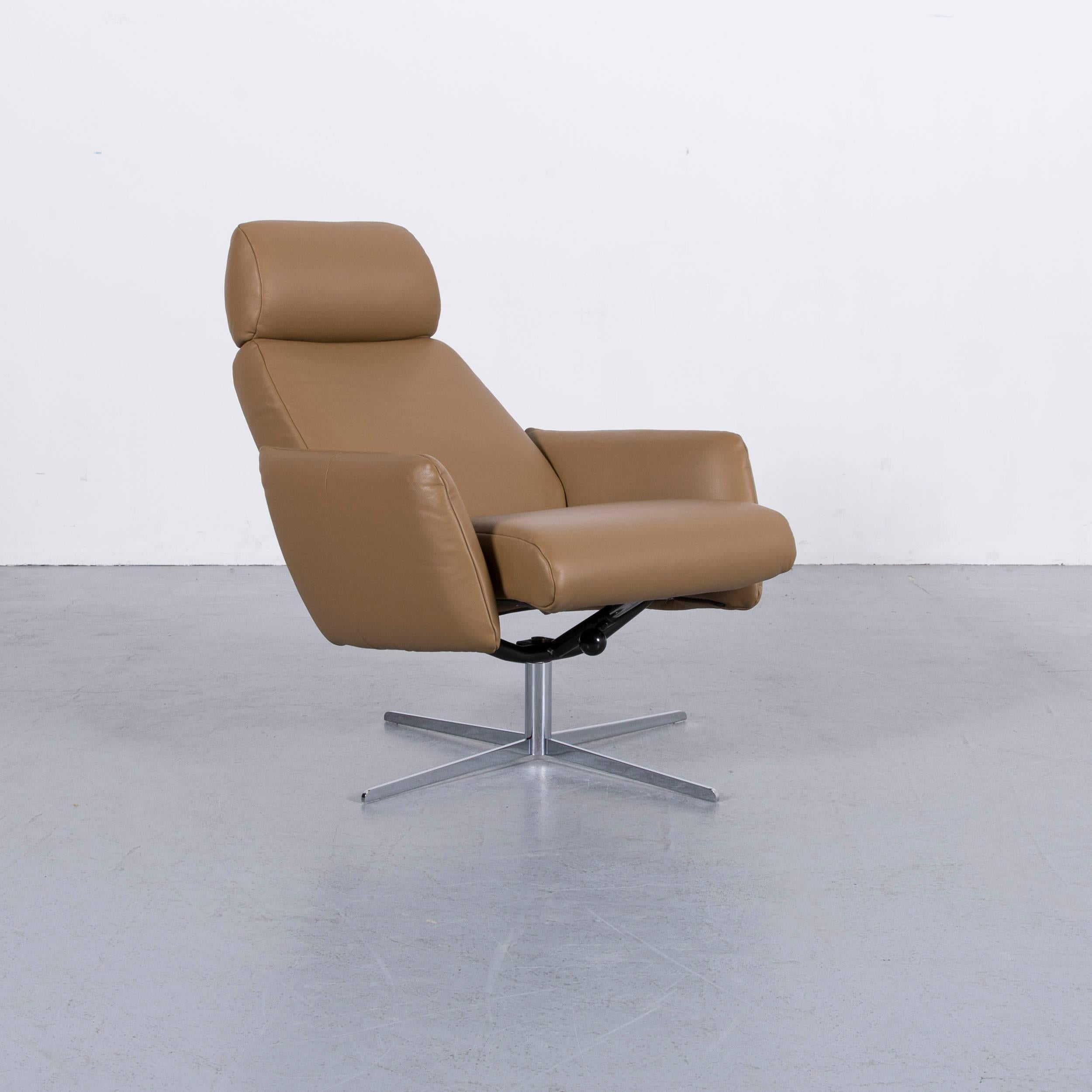 We bring to you a Rolf Benz Freistil 177 leather armchair beige brown one-seat.
































