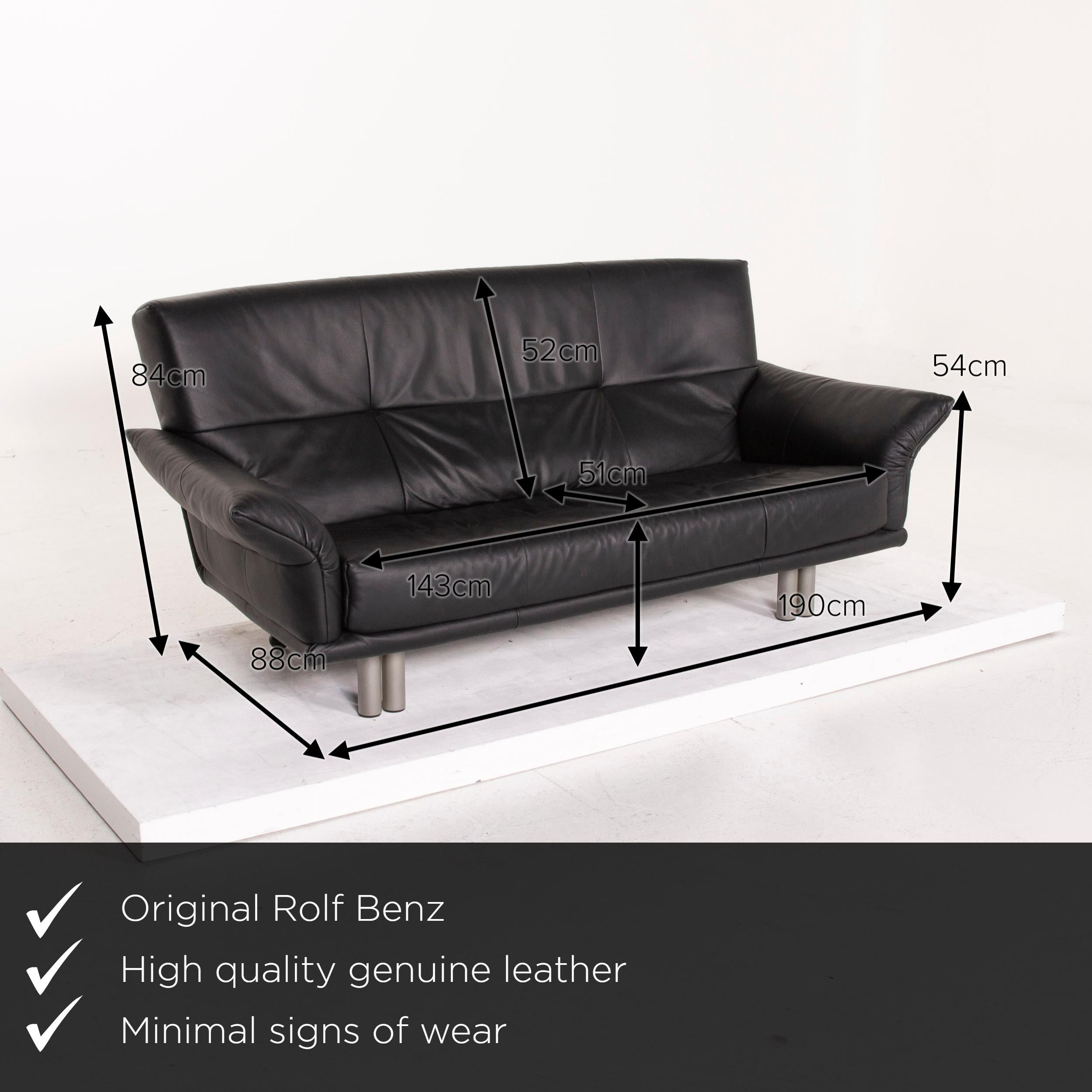 We present to you a Rolf Benz leather sofa black three-seat.

 

 Product measurements in centimetres:


 depth: 88
 width: 190
 height: 84
 seat height: 41
 rest height: 54
 seat depth: 51
 seat width: 143
 back height: 52.