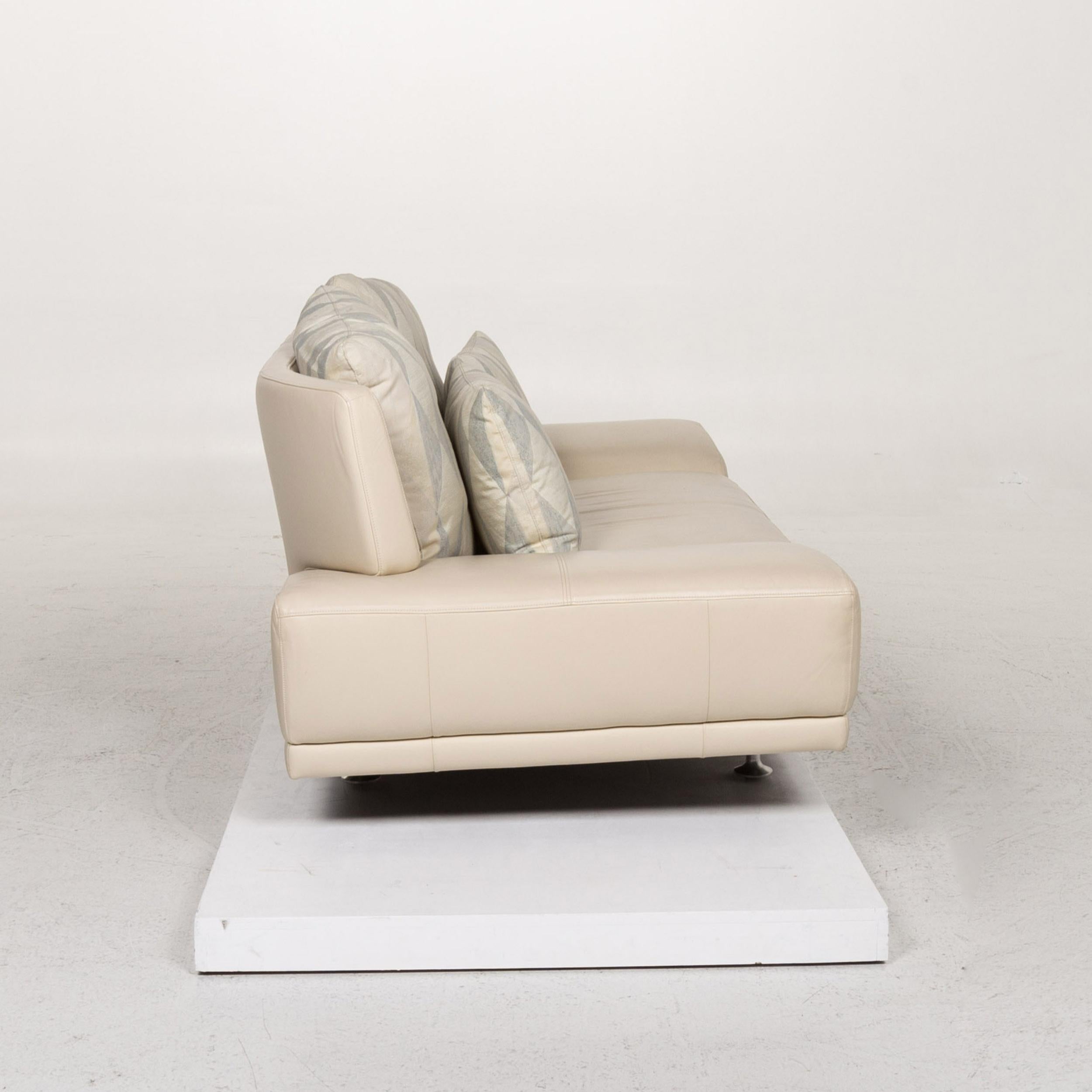 Rolf Benz Leather Sofa Cream Two-Seat Couch For Sale 4