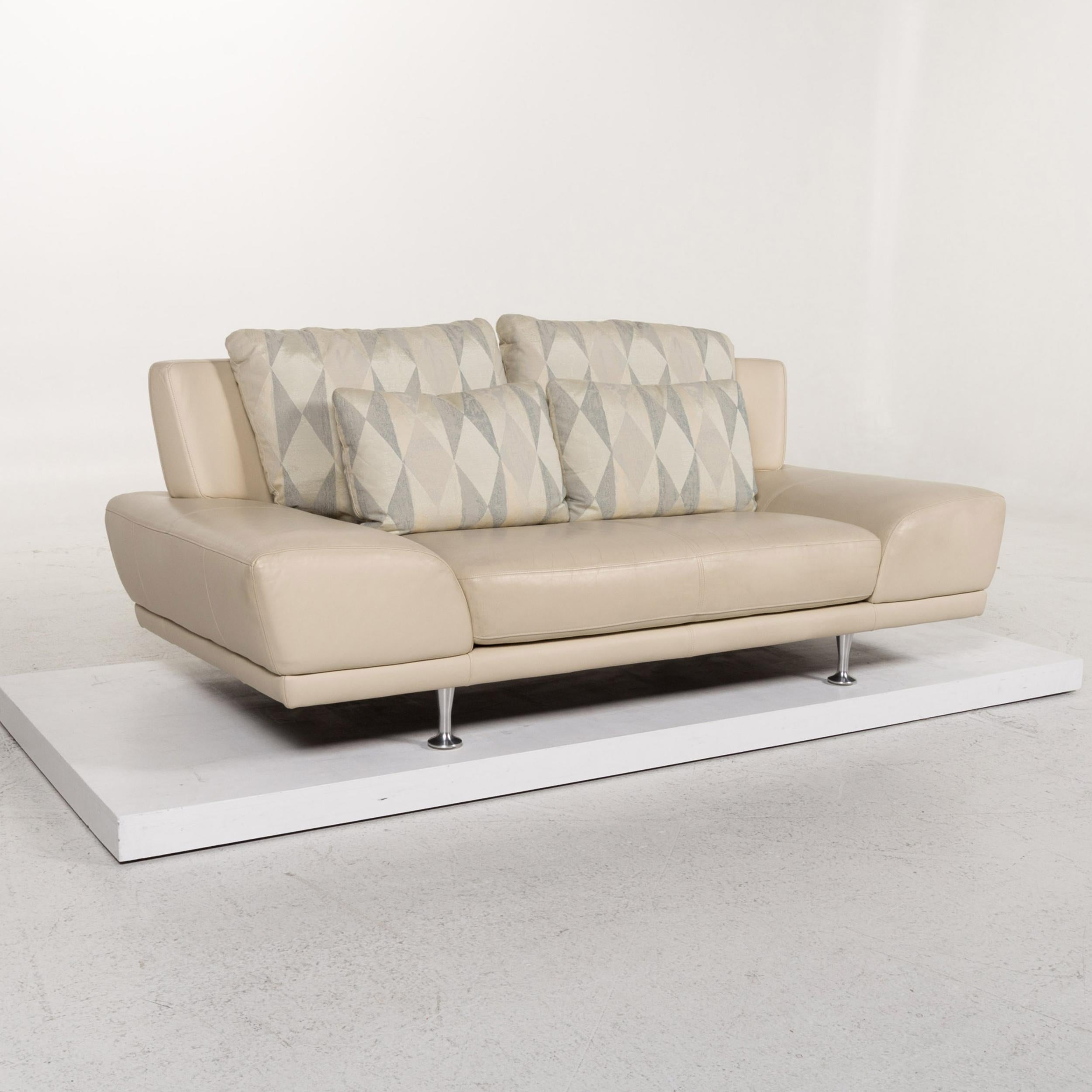Rolf Benz Leather Sofa Cream Two-Seat Couch For Sale 2