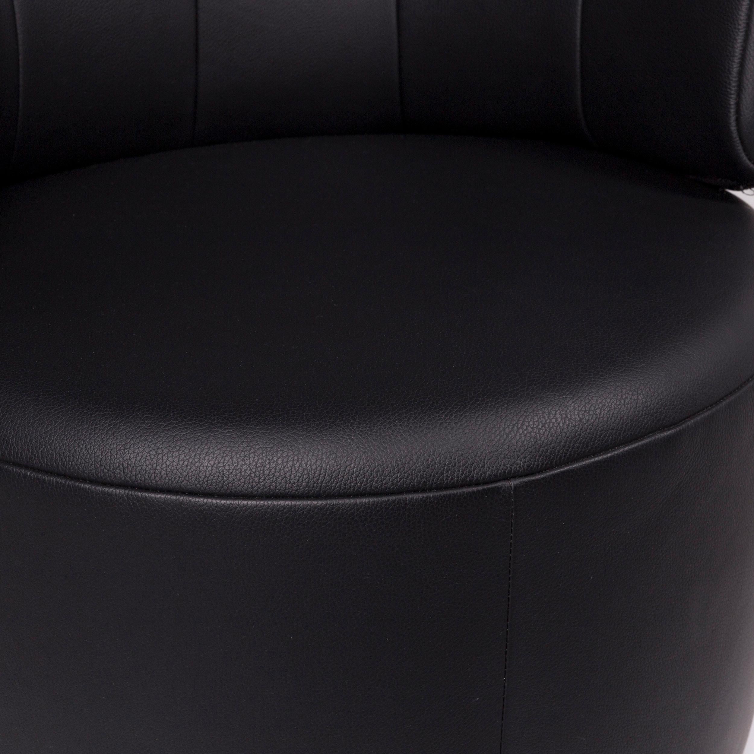 We bring to you a Rolf Benz Loop 684 leather armchair black.

 

 Product measurements in centimeters:
 

Depth 77
Width 81
Height 73
Seat-height 41
Rest-height 70
Seat-depth 57
Seat-width 52
Back-height 35.