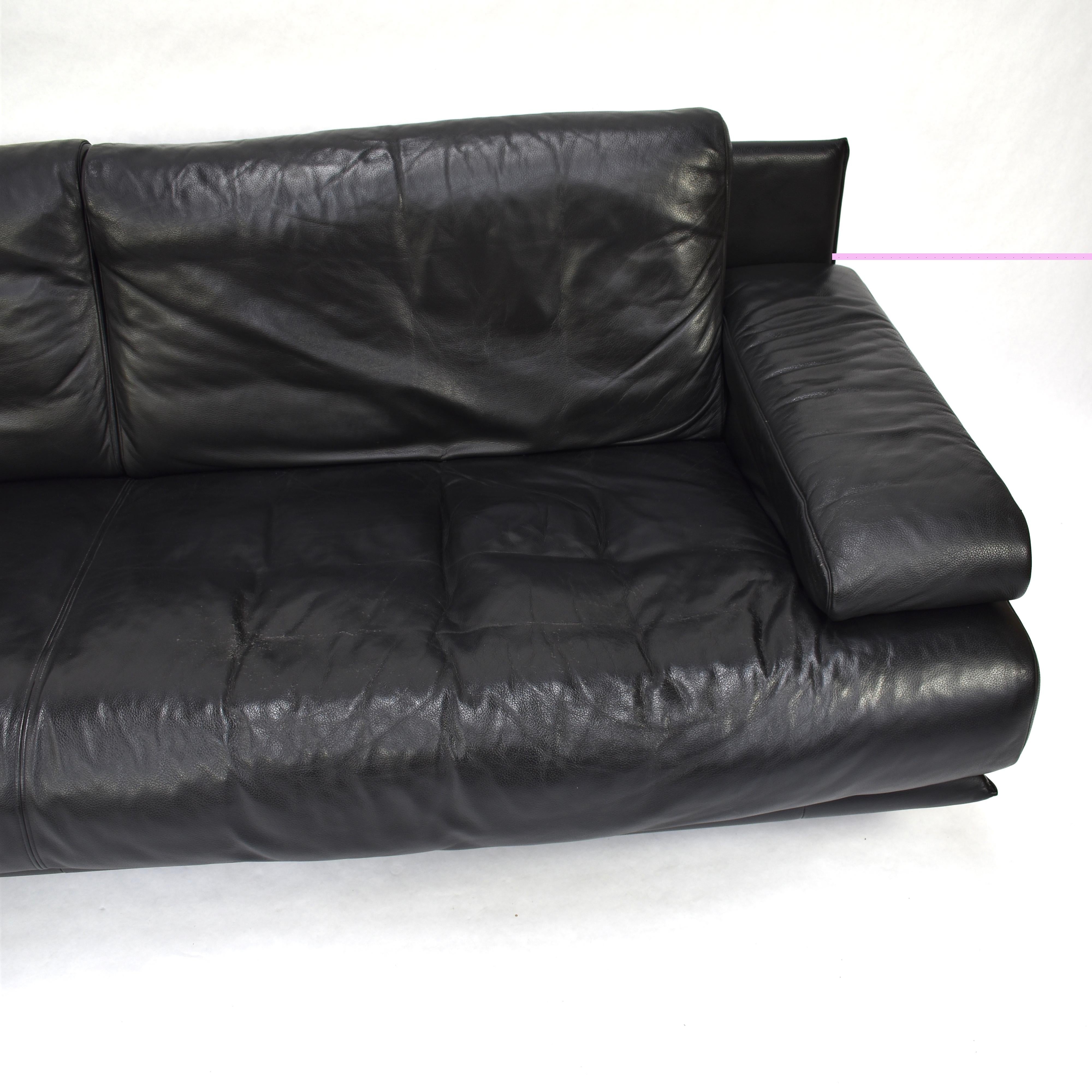 Famous Rolf Benz model 6500 sofa in high quality black leather designed by Mathias Hoffmann. The sofa features extractable backrests and four cushions.

Manufacturer: Rolf Benz

Designer: Mathias Hoffmann

Country: Germany

Model: Sofa with