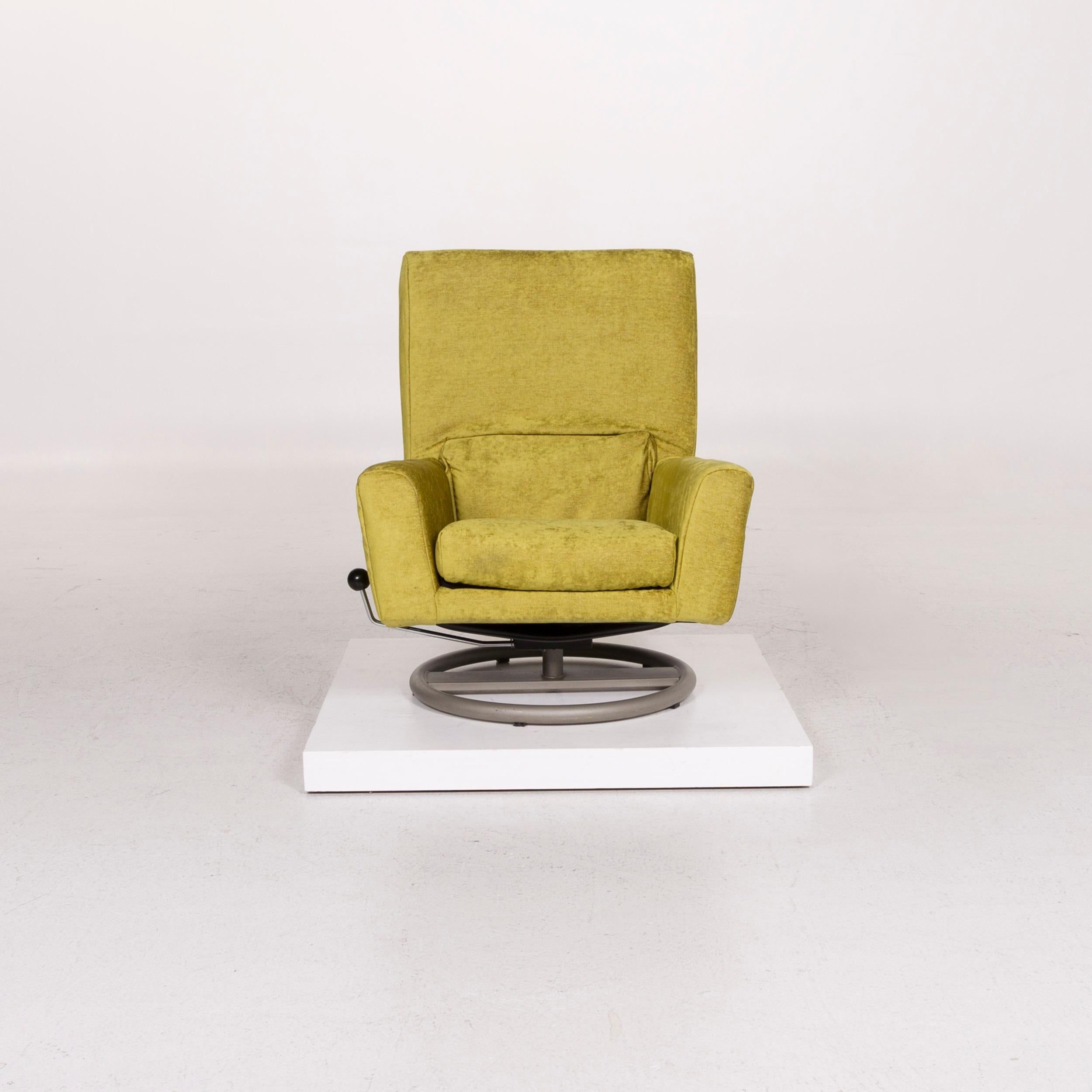 We bring to you a Rolf Benz velvet fabric armchair including Stool green function.
 

 Product measurements in centimeters:
 

Depth 79
Width 82
Height 95
Seat-height 41
Rest-height 53
Seat-depth 54
Seat-width 51
Back-height 57.
 