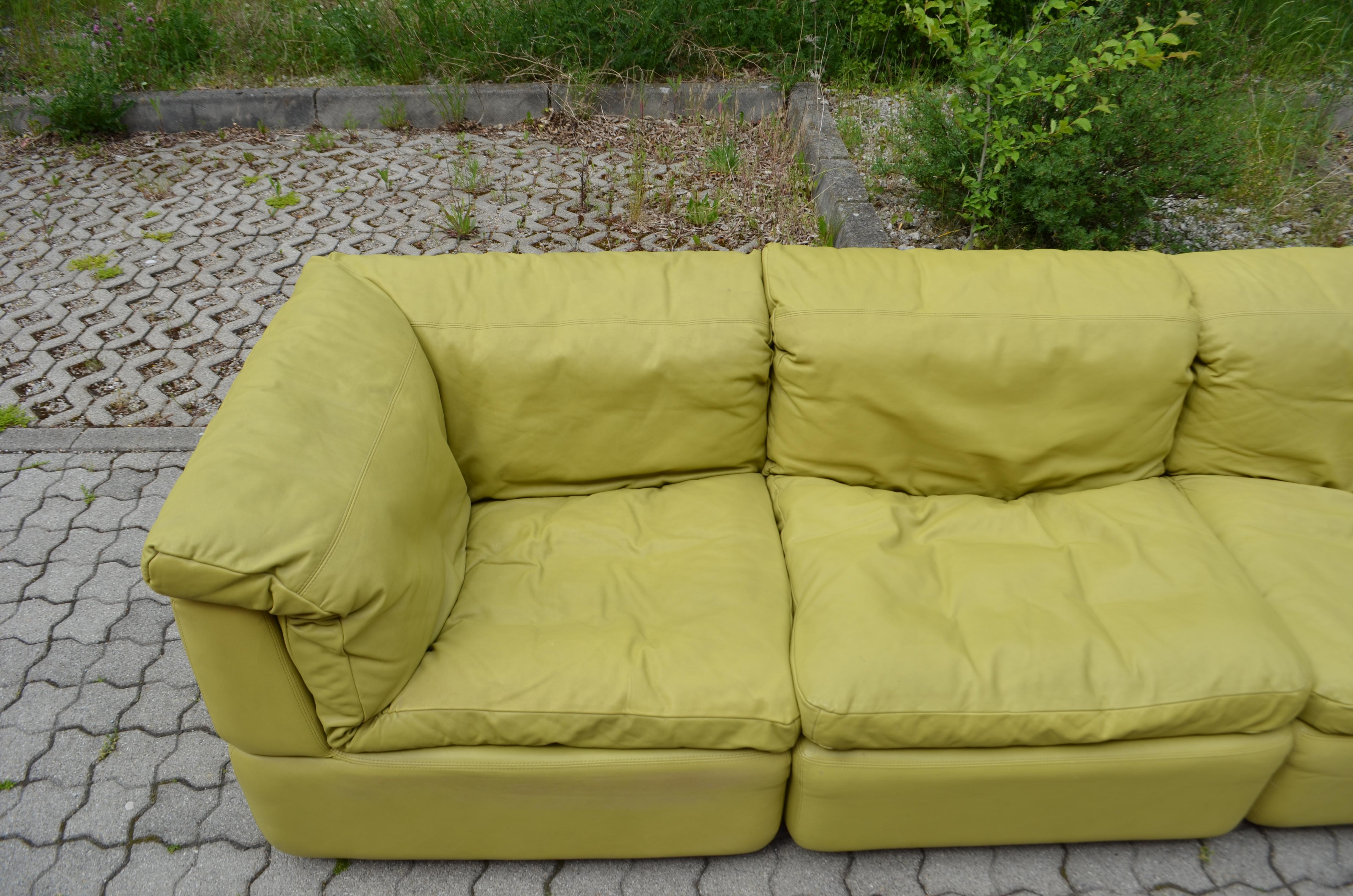 Rolf Benz Vintage Modular lime Green Leather Lounge Sofa, Germany, 1970 In Good Condition In Munich, Bavaria
