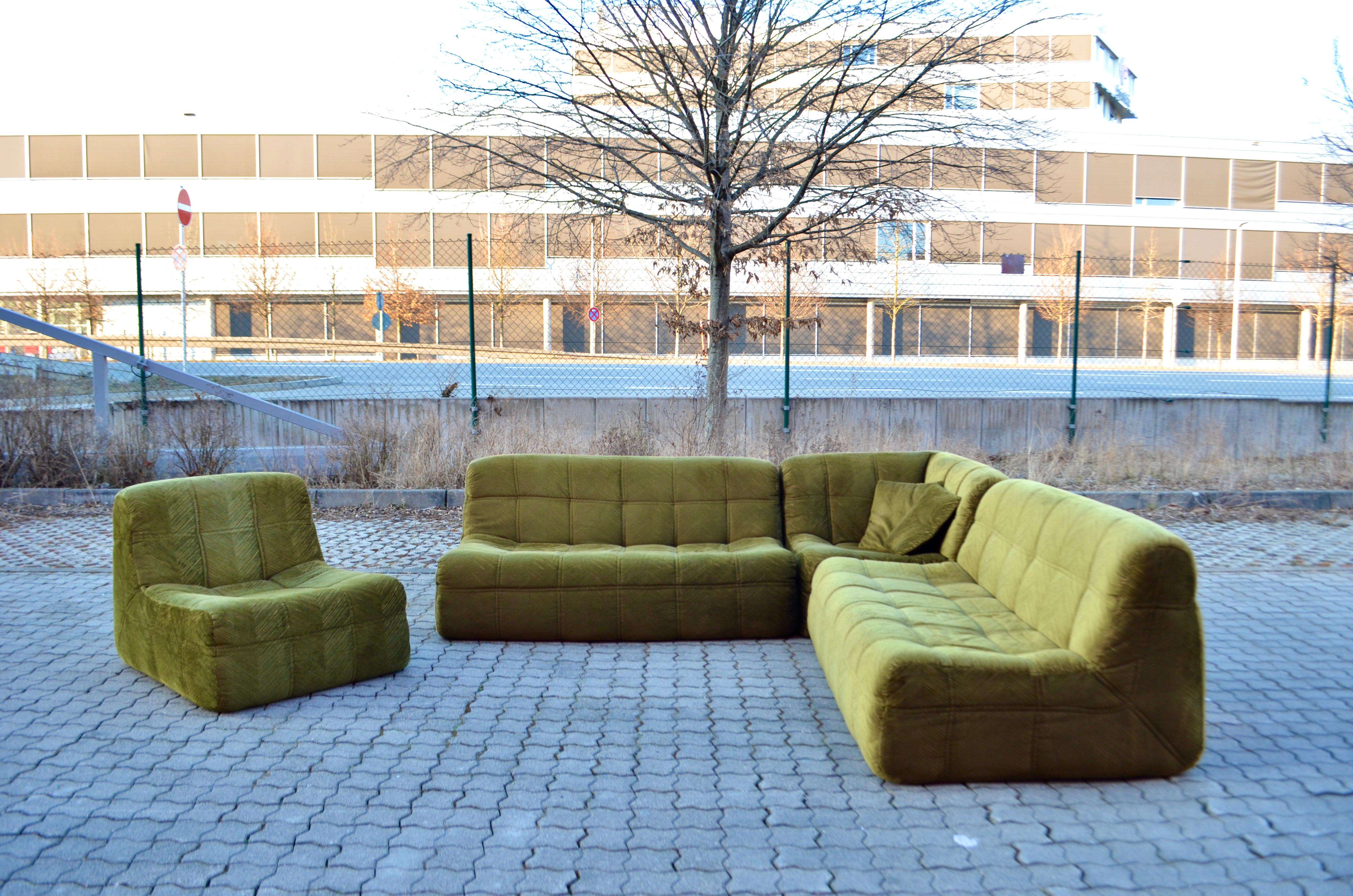 mercedes couch