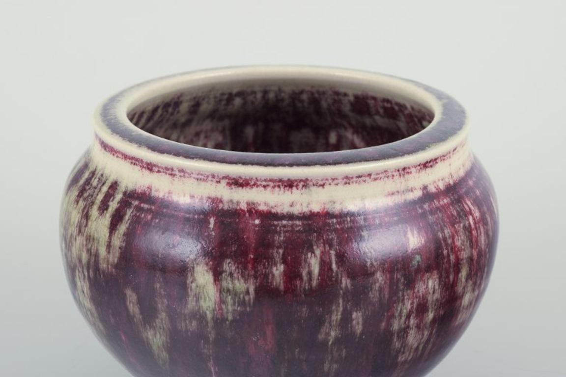 Rolf Fagerberg, Swedish ceramicist. Ceramic jar, late 20th C. In Excellent Condition For Sale In Copenhagen, DK