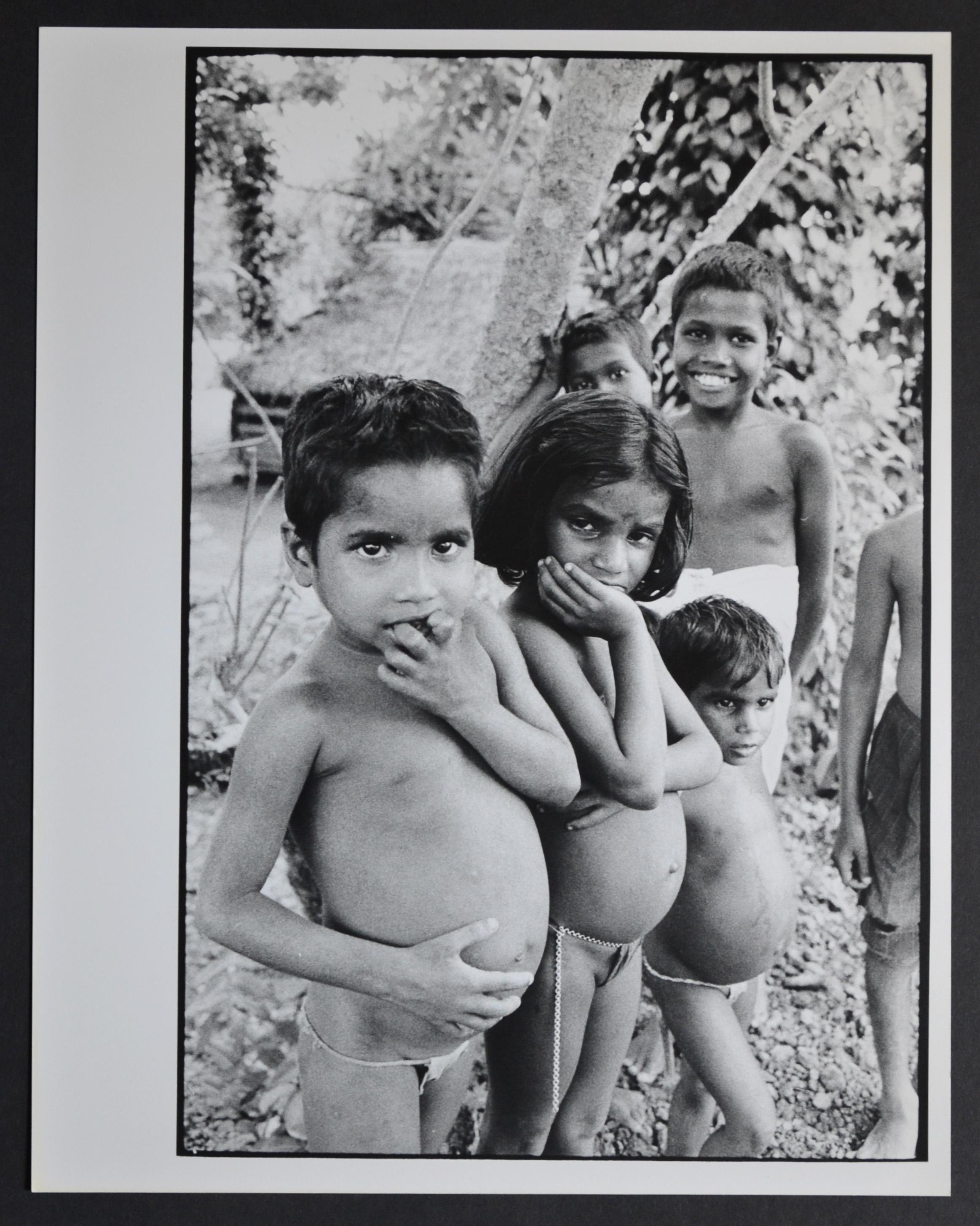 Rolf Gillhausen Black and White Photograph - Undernourished children in India, 1950s - 1960s.
