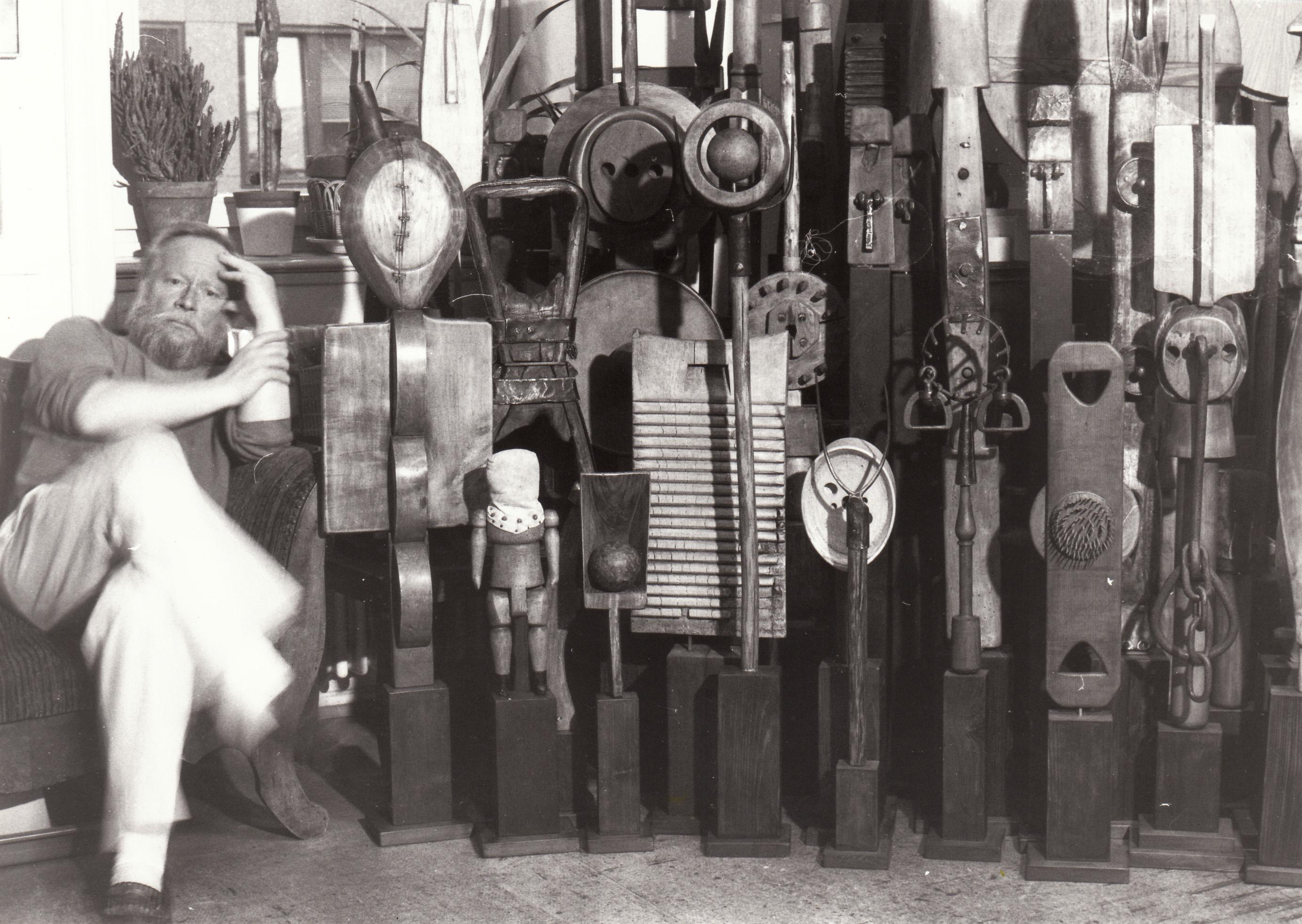 Abstract Wooden Sculptures Soldier's Luck I, 1992 German/Swiss Artist Rolf Hans im Angebot 7