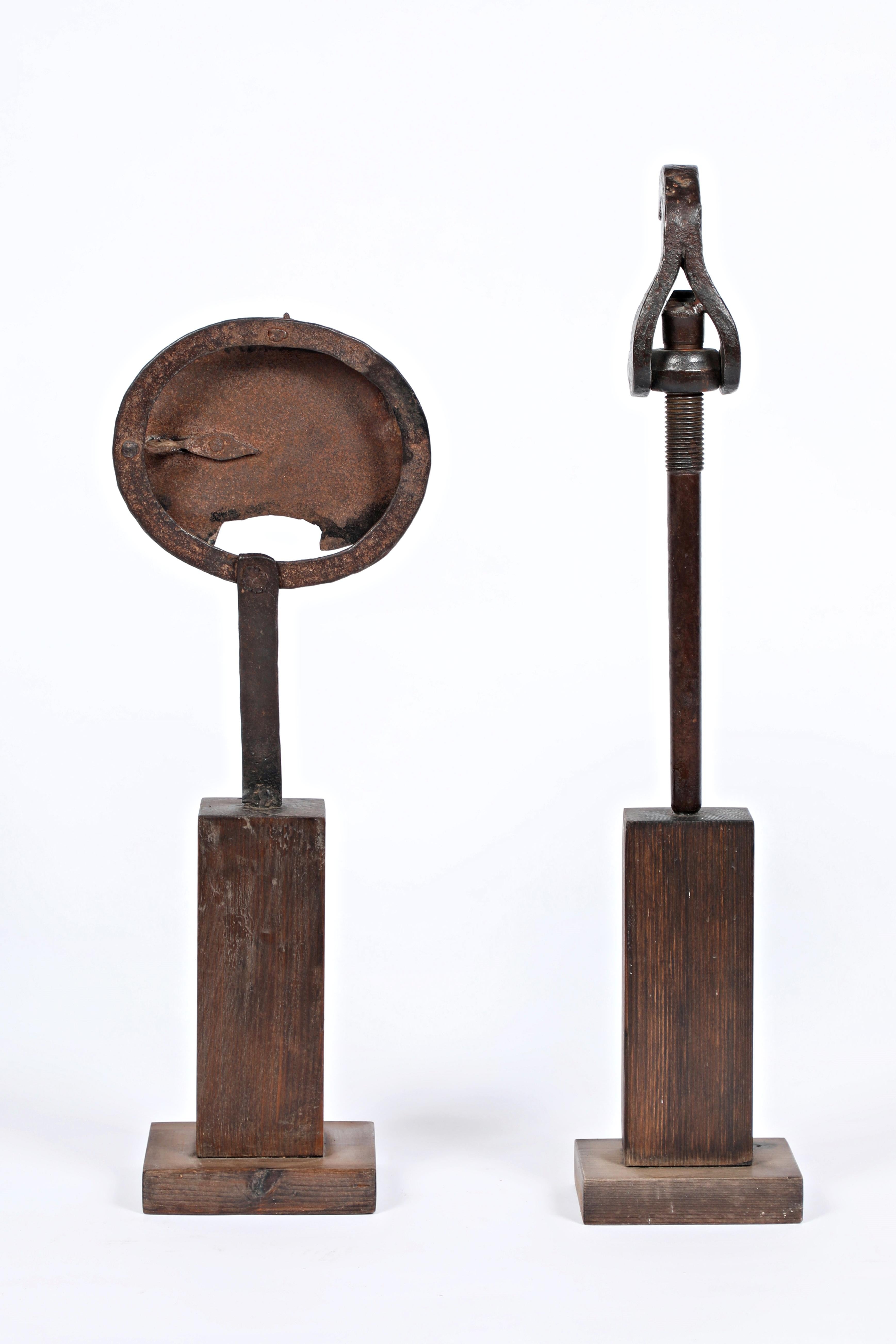 Deux sculptures abstraites en fer d'après-guerre 1991 L'artiste allemand Rolf Hans en vente 2