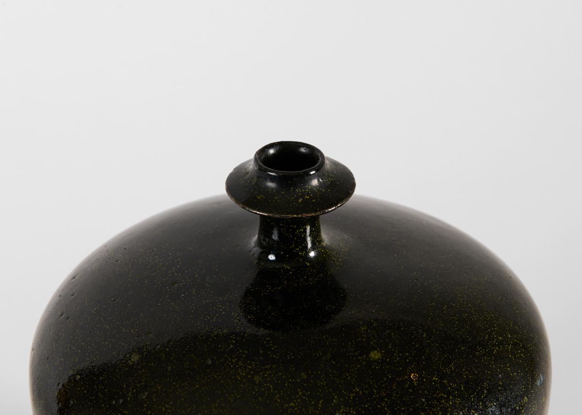 Scandinavo moderno Rolf Palm, Grande vaso nero con smalto screziato, Svezia, anni '70 in vendita