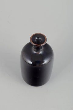 Rolf Palm, Mölle. Miniature vase in stoneware with dark glossy glaze. 1980s