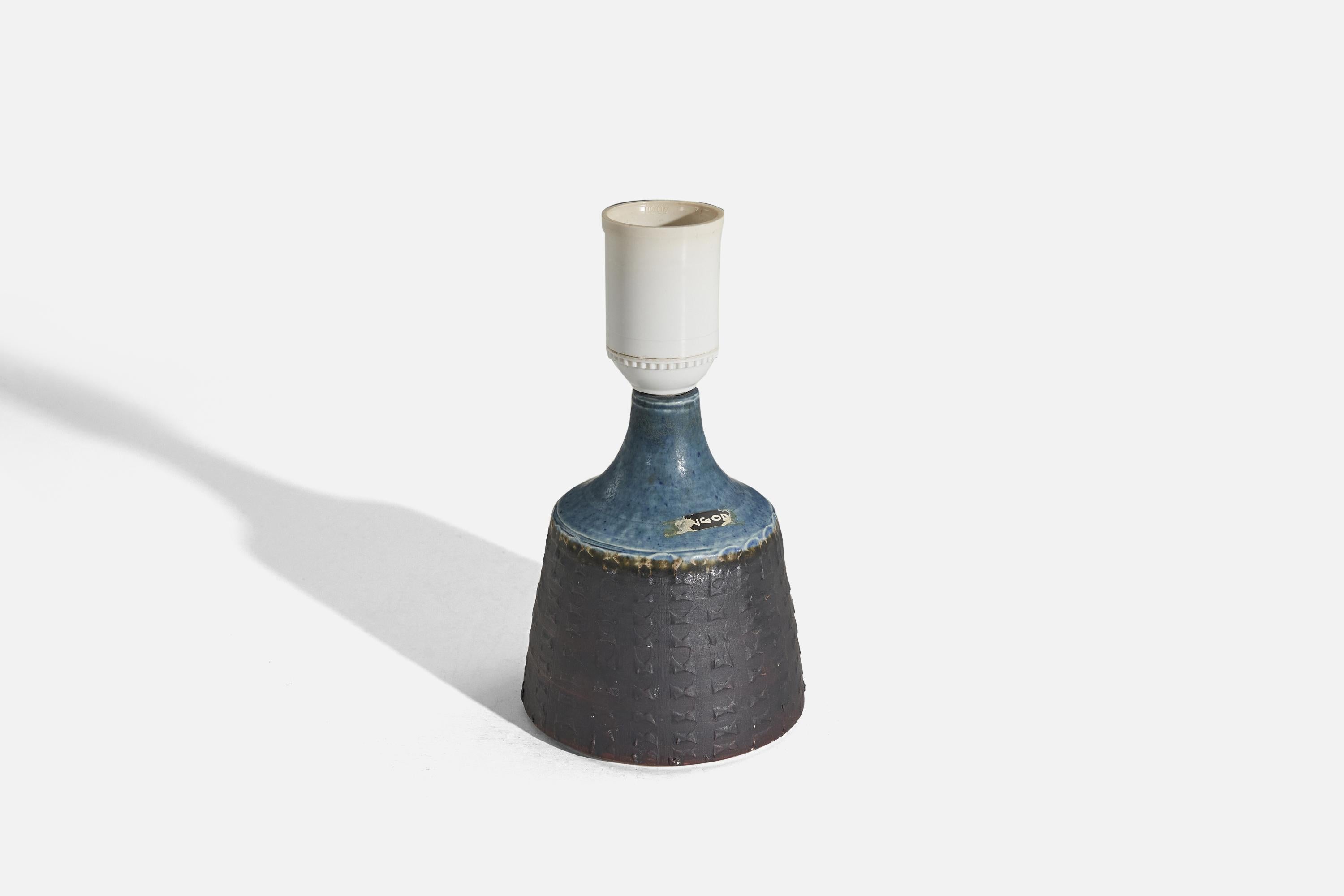 Rolf Palm, Table Lamp, Blue and Black-Glazed Stoneware, Mölle, Sweden, 1960s In Good Condition For Sale In High Point, NC