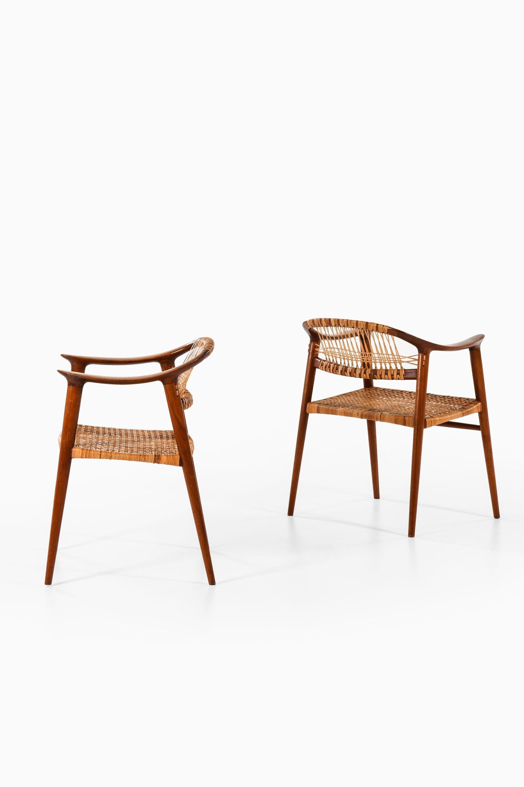 Seltenes Paar Sessel Modell Bambi entworfen von Rolf Rastad & Adolf Relling. Produziert von Gustav Bahus & Eft in Norwegen.