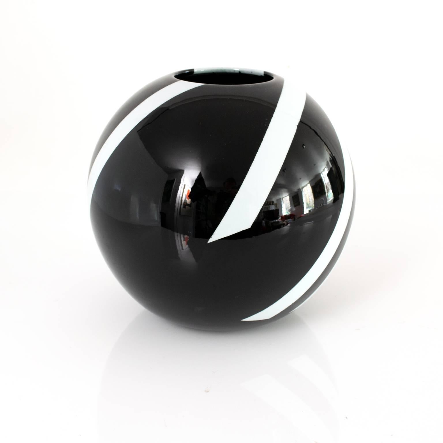 Rolf Sinnemark Scandinavian Postmodern Globe Vase for Rörstrand In Good Condition In New York, NY