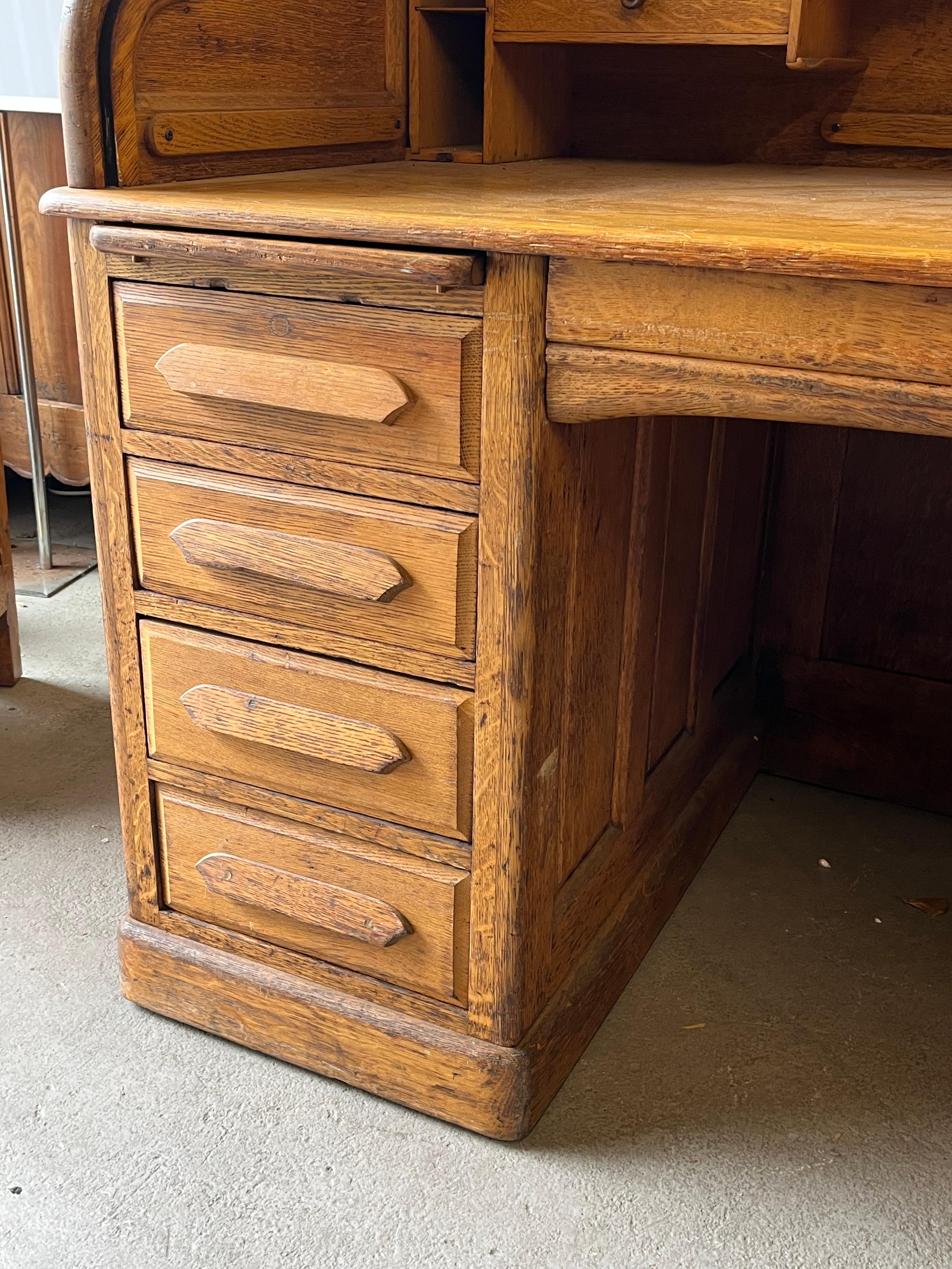 Roll Top Desk, By Derby, Circa 1920 For Sale 4