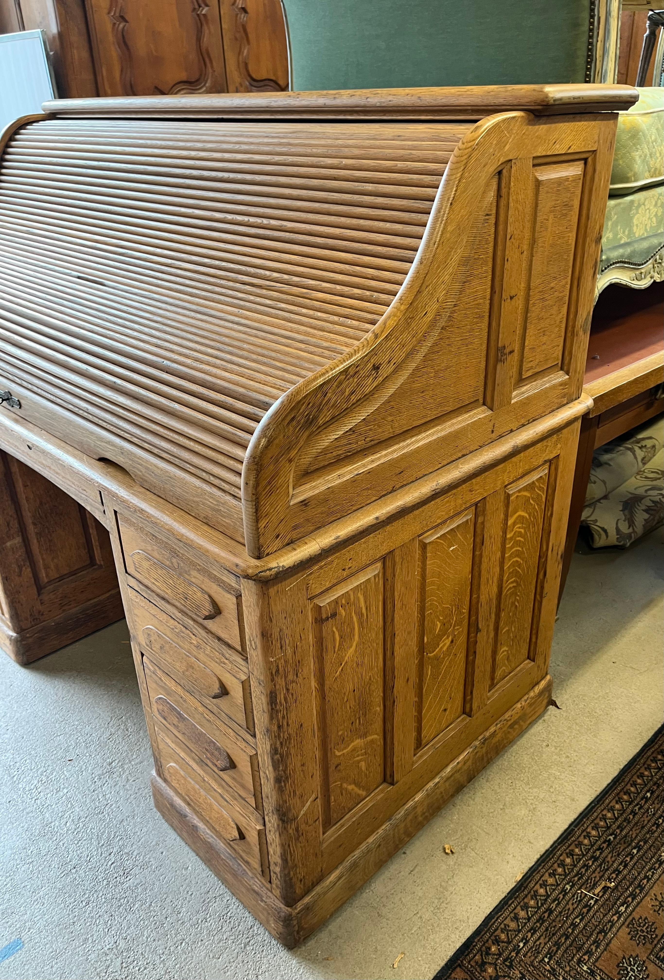 American Roll Top Desk, By Derby, Circa 1920 For Sale