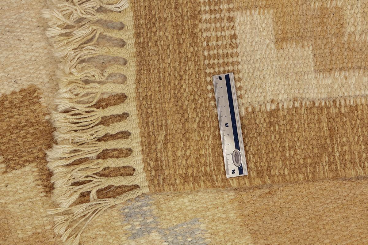 Scandinavian Rug Rollakan Soft Beige For Sale 1