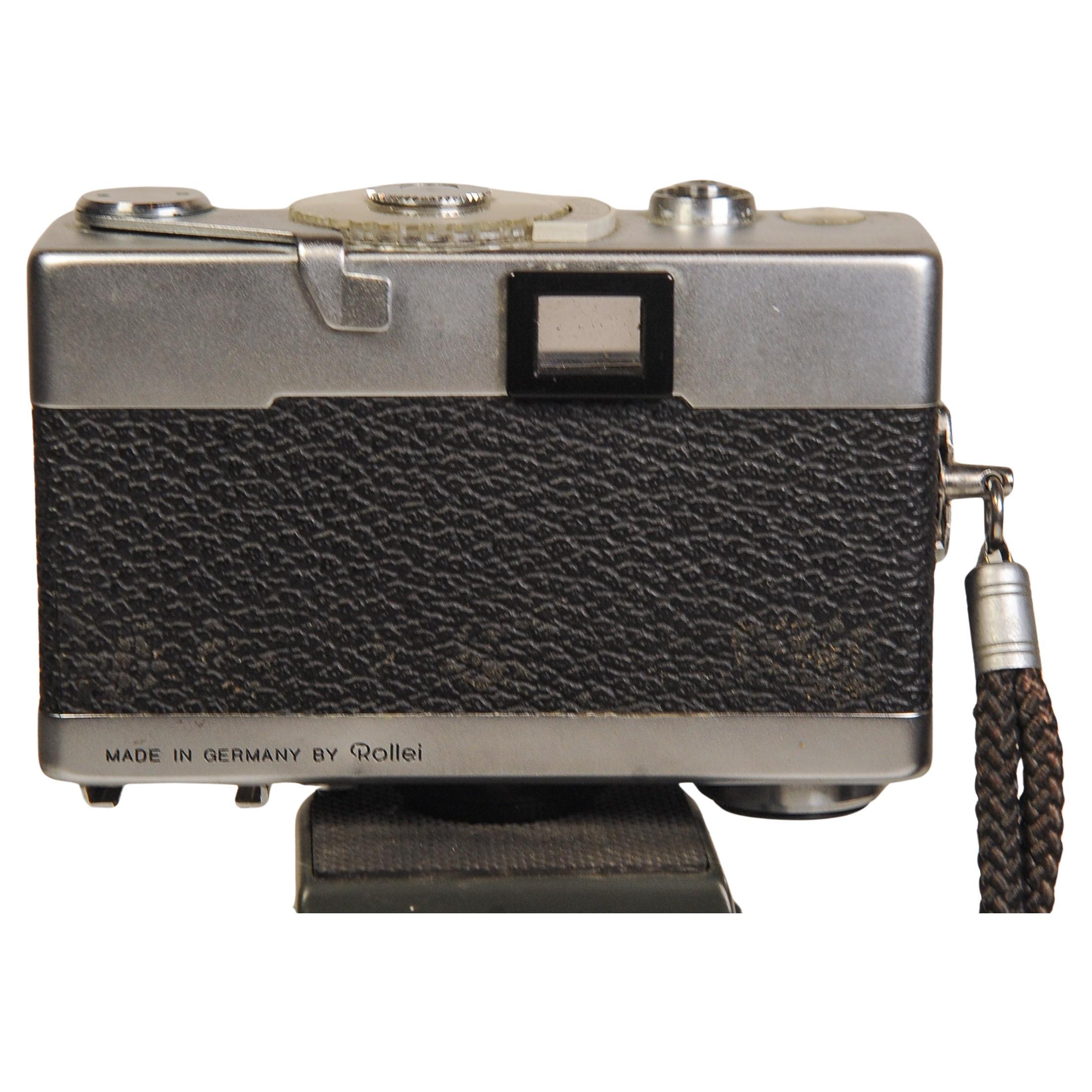 Rollei 35B Cámara con visor en miniatura para película de 35 mm Carl Zeiss Triotar 28 en venta 3