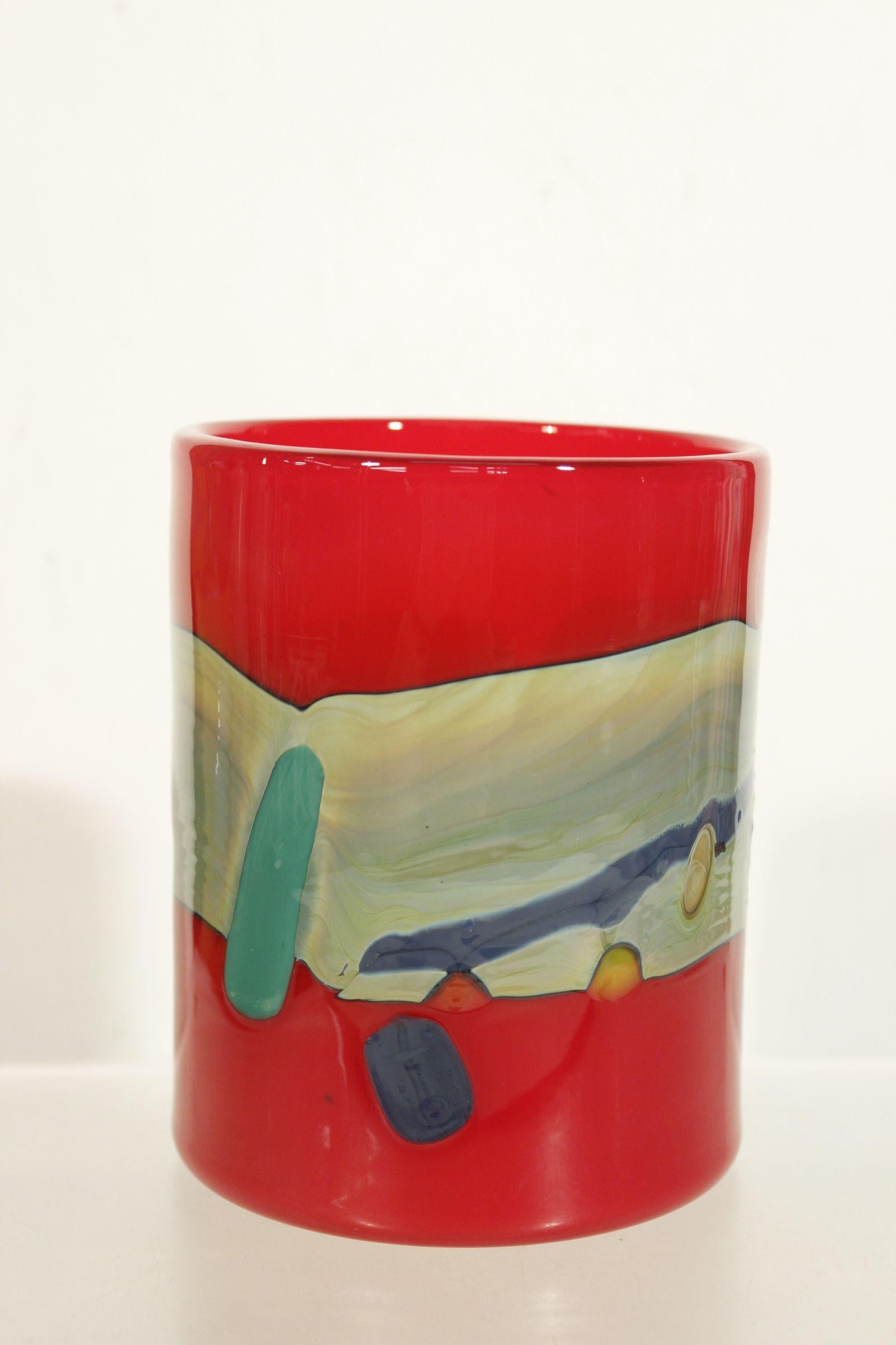 Vintage roller glass vase with abstract decor, rare piece by Kerttu Nurminen for Nuutajärvi Finland circa 1980

In great overall condition, no damage to be noted

