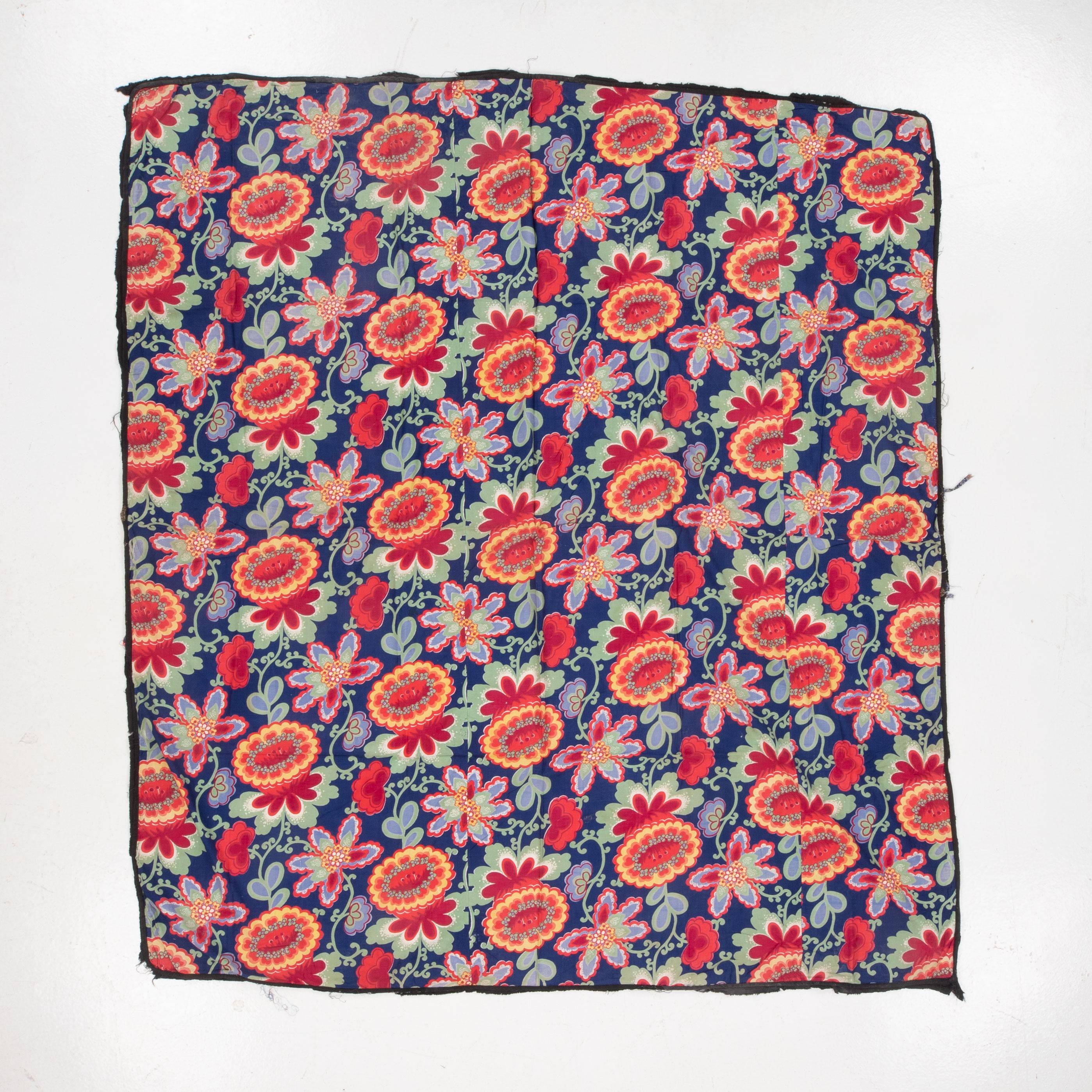 Russian roller-printed textiles from the mid-20th century held a distinctive place in the Central Asian market, embodying a vibrant fusion of artistic expression and utilitarian functionality. These textiles were characterized by their intricate and