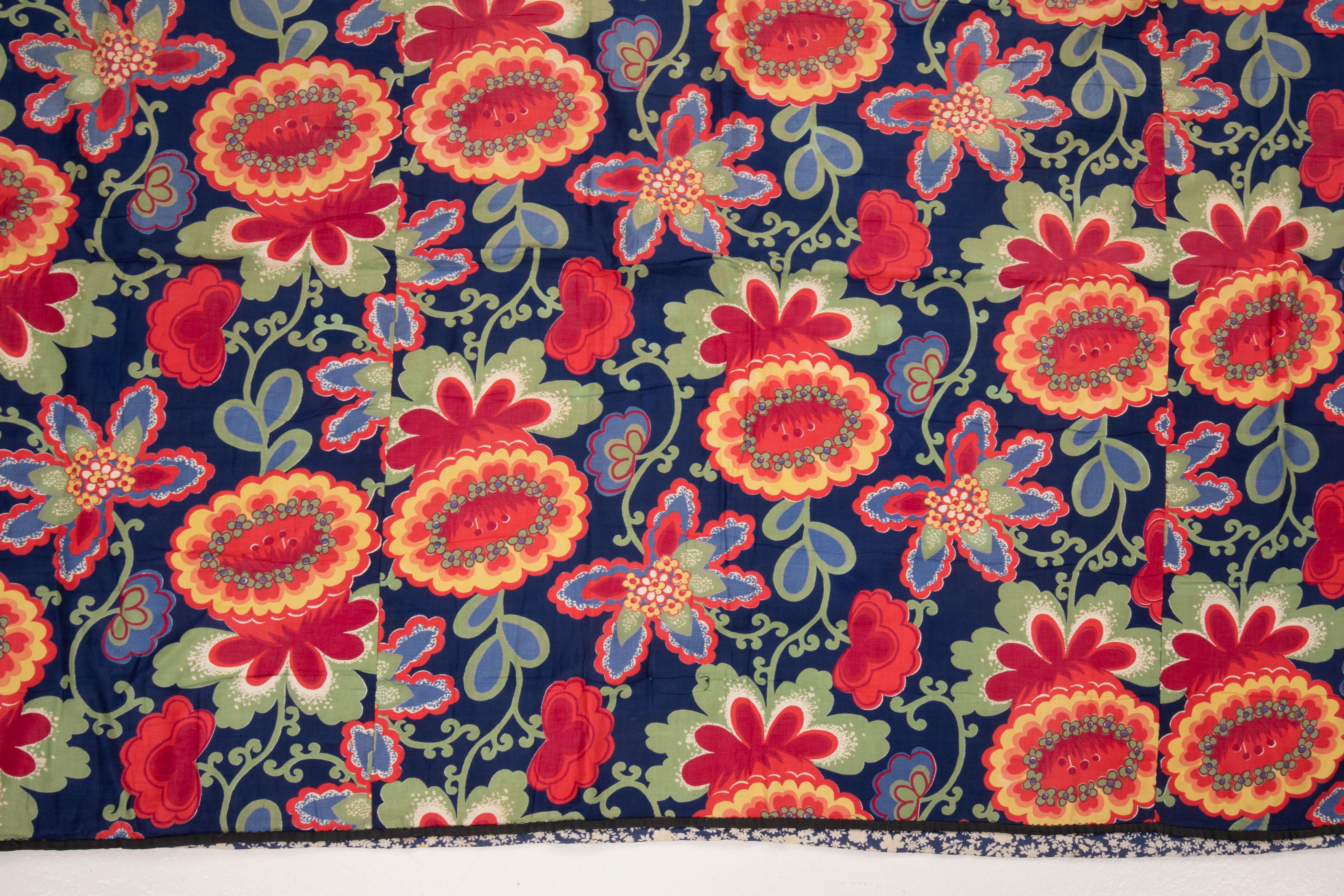 Russian roller-printed textiles from the mid-20th century held a distinctive place in the Central Asian market, embodying a vibrant fusion of artistic expression and utilitarian functionality. These textiles were characterized by their intricate and