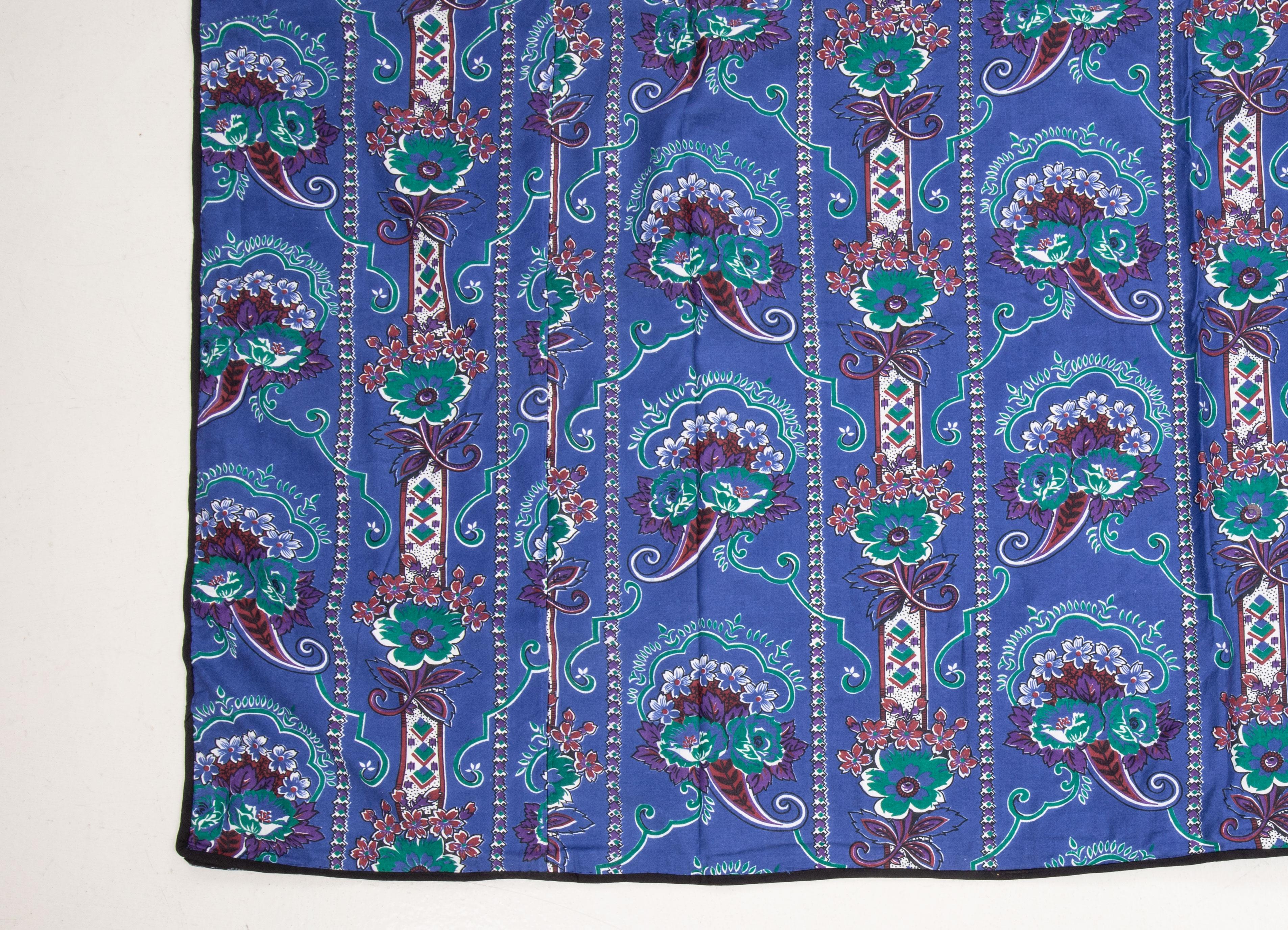 Russe Panneau en coton imprimé enroulé, fabriqué pour les marchés d'Asie centrale  A.I.C., milieu du 20ème siècle.  Russie en vente