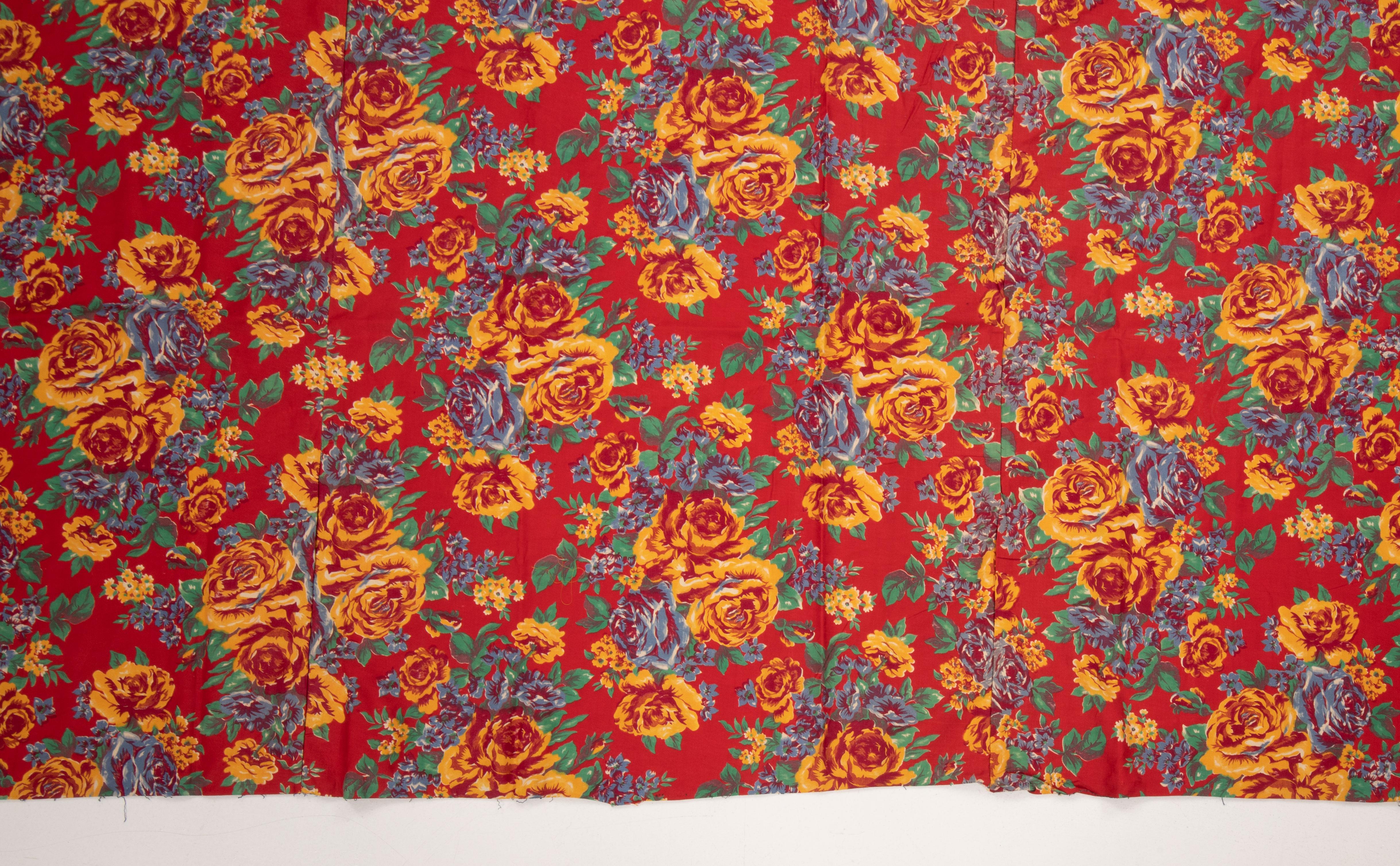 Russe Panneau en coton imprimé enroulé, fabriqué pour les marchés d'Asie centrale  A.I.C., milieu du 20ème siècle.  Russie en vente