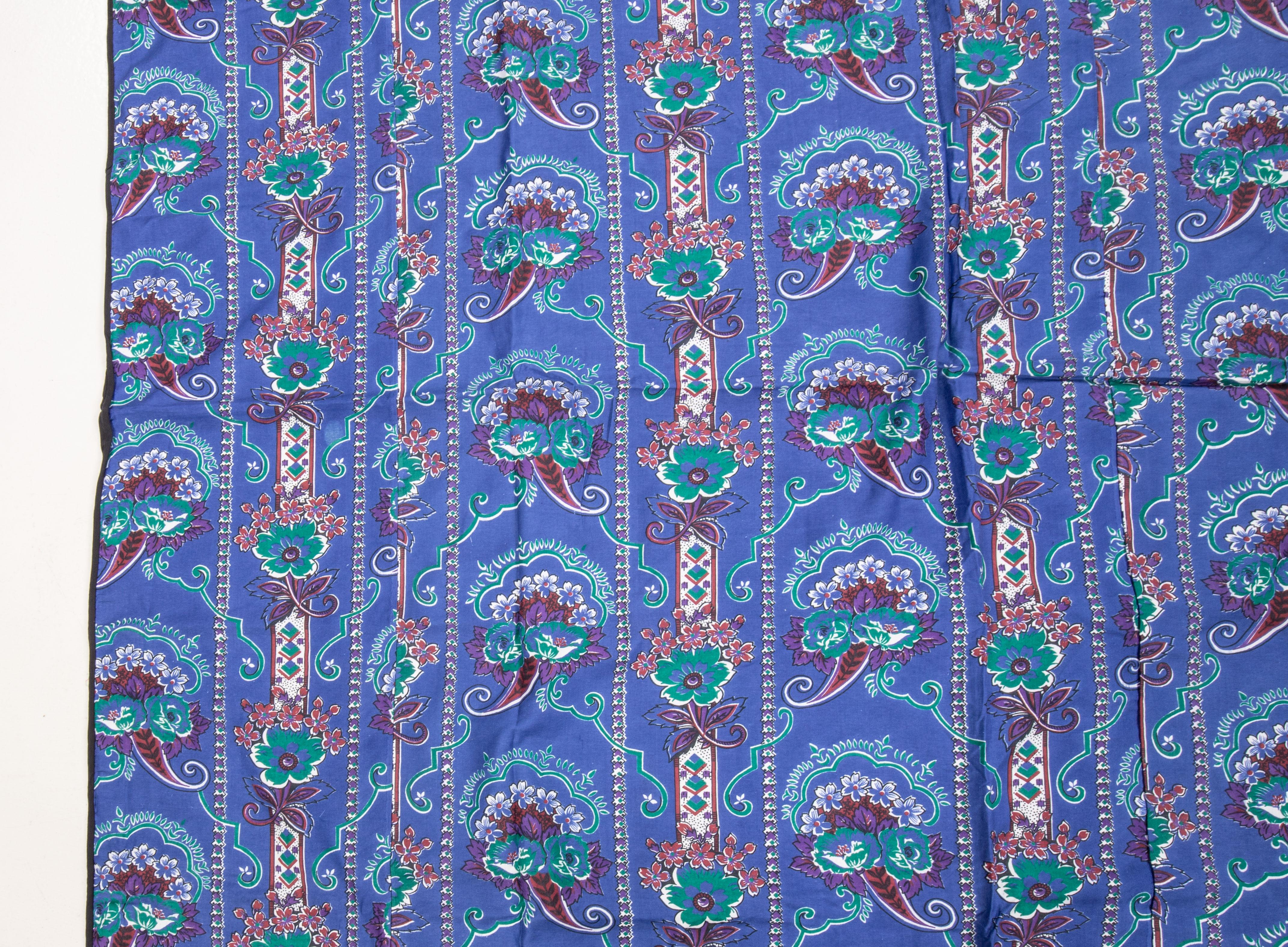 20ième siècle Panneau en coton imprimé enroulé, fabriqué pour les marchés d'Asie centrale  A.I.C., milieu du 20ème siècle.  Russie en vente