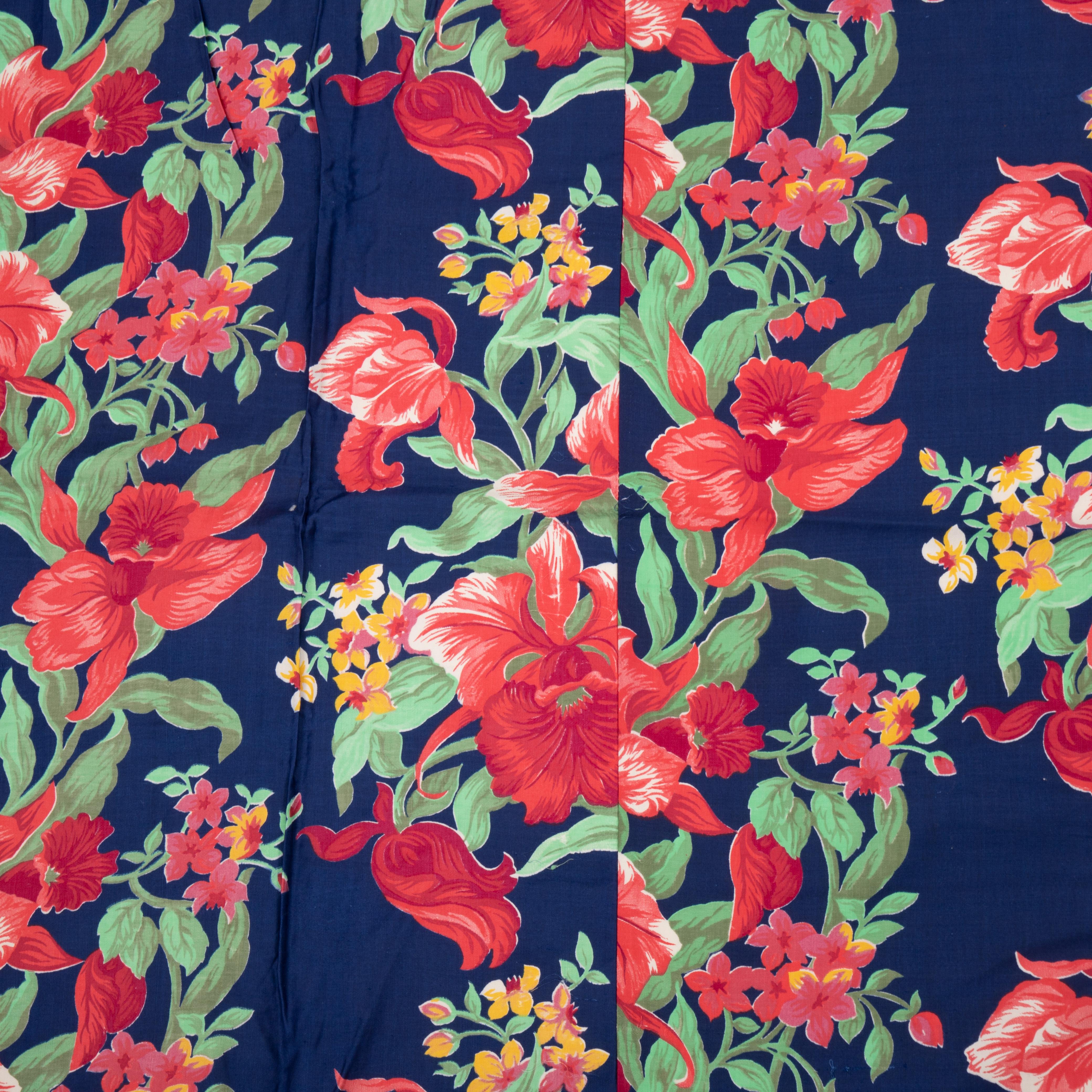 Panneau en coton imprimé enroulé, fabriqué pour les marchés d'Asie centrale  Mid 20th C. Russia en vente 1