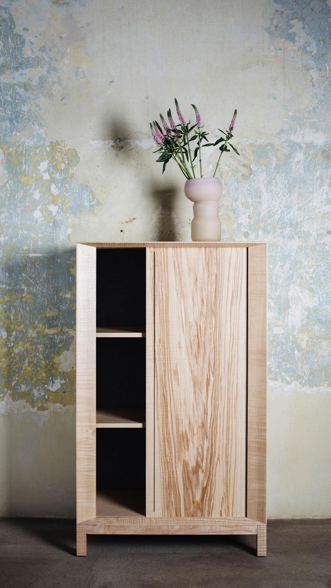 Collection ROLLETA designed by Herrmann & Coufal and manufactured by local Czech design studio FUTURO presents the variety of ash tree drawings, craftsmanship and a specific opening system.
It was first presented at the Designblok Prague 2020 show