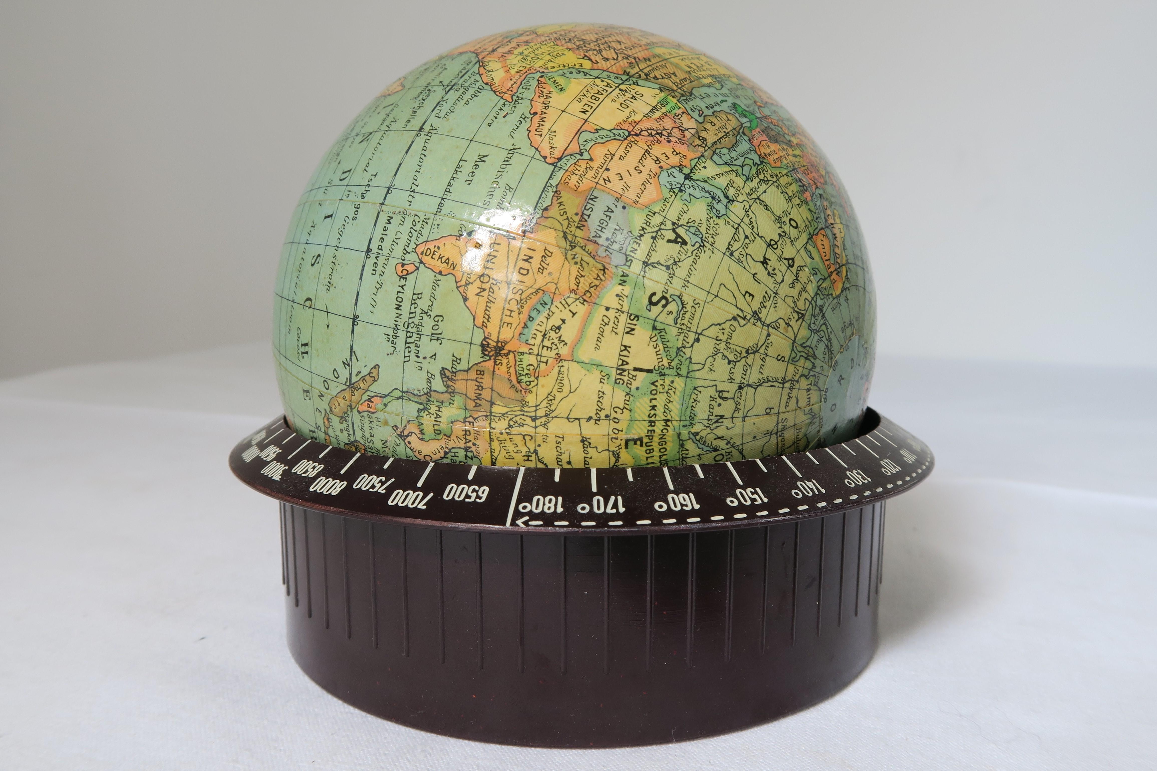 Rollglobus 'Rollable Globe' by Austrian Geographer Robert Haardt In Excellent Condition For Sale In Vienna, AT