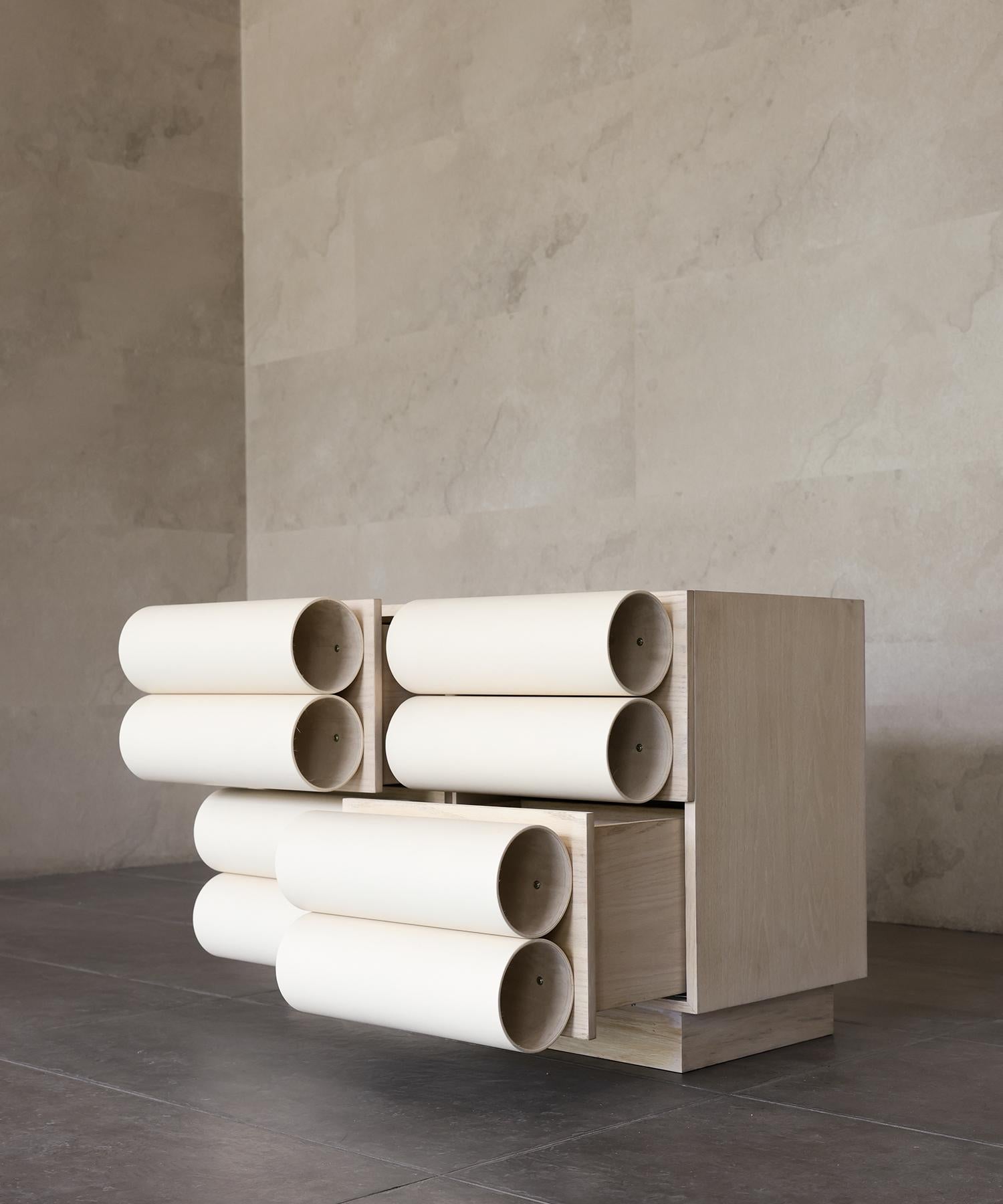 ROLLIN DRESSER - Chêne blanchi par SHO MODERN Neuf - En vente à Laguna Niguel, CA