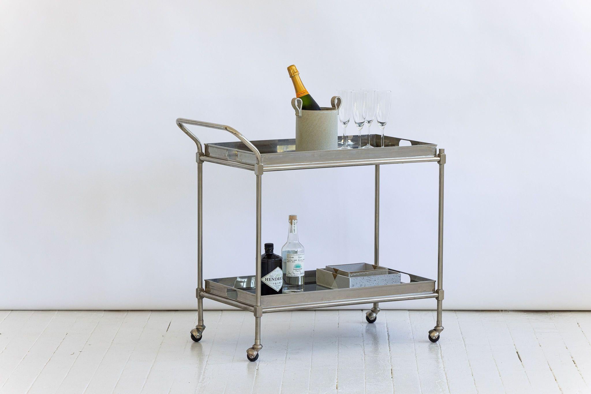 Finition
- Chrome                                   
- Verre gris fumé                       

Dimensions
33 