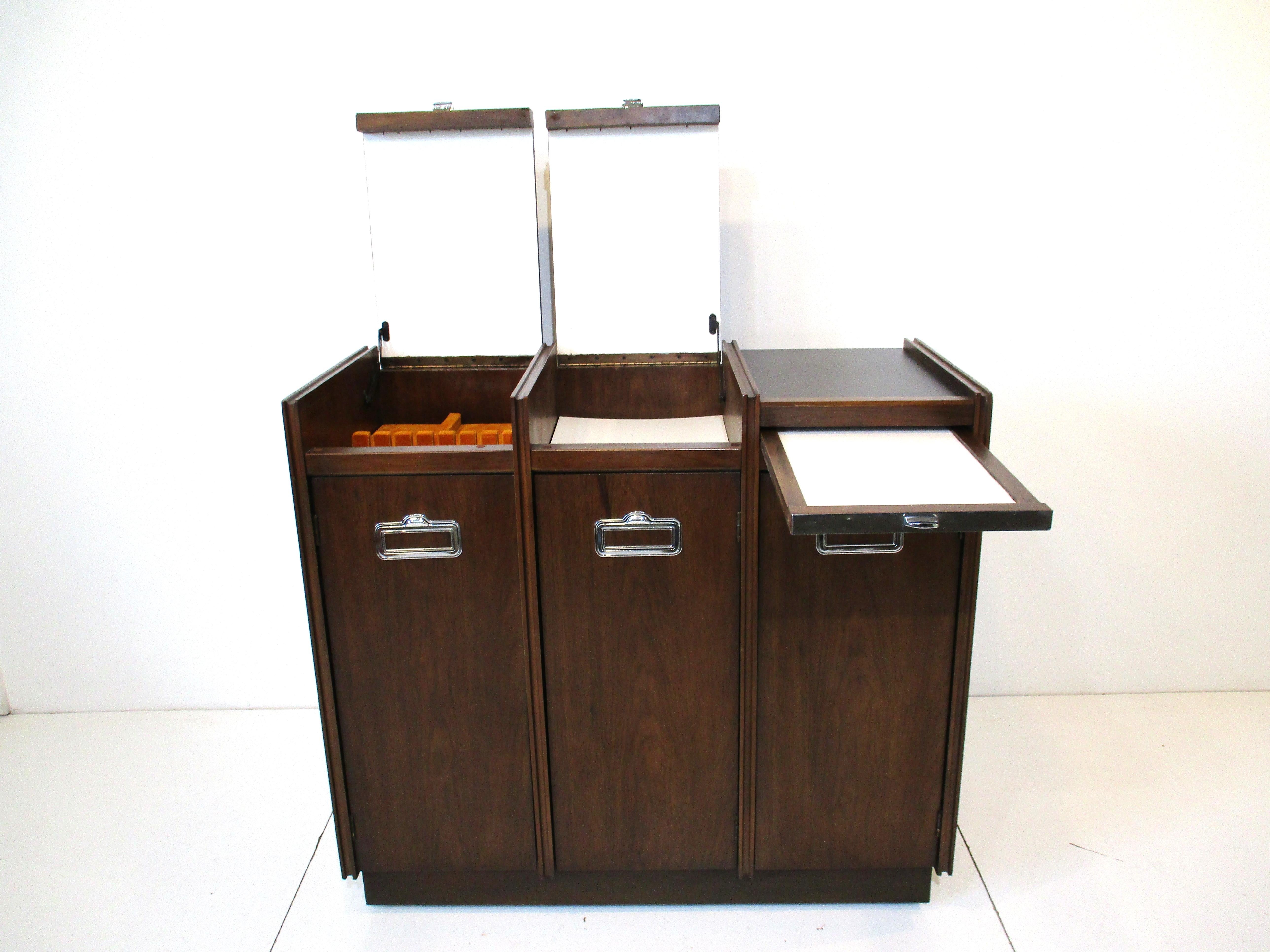 Rolling Bar / Server Cabinet in the Style of Dunbar, Sprunger For Sale 6