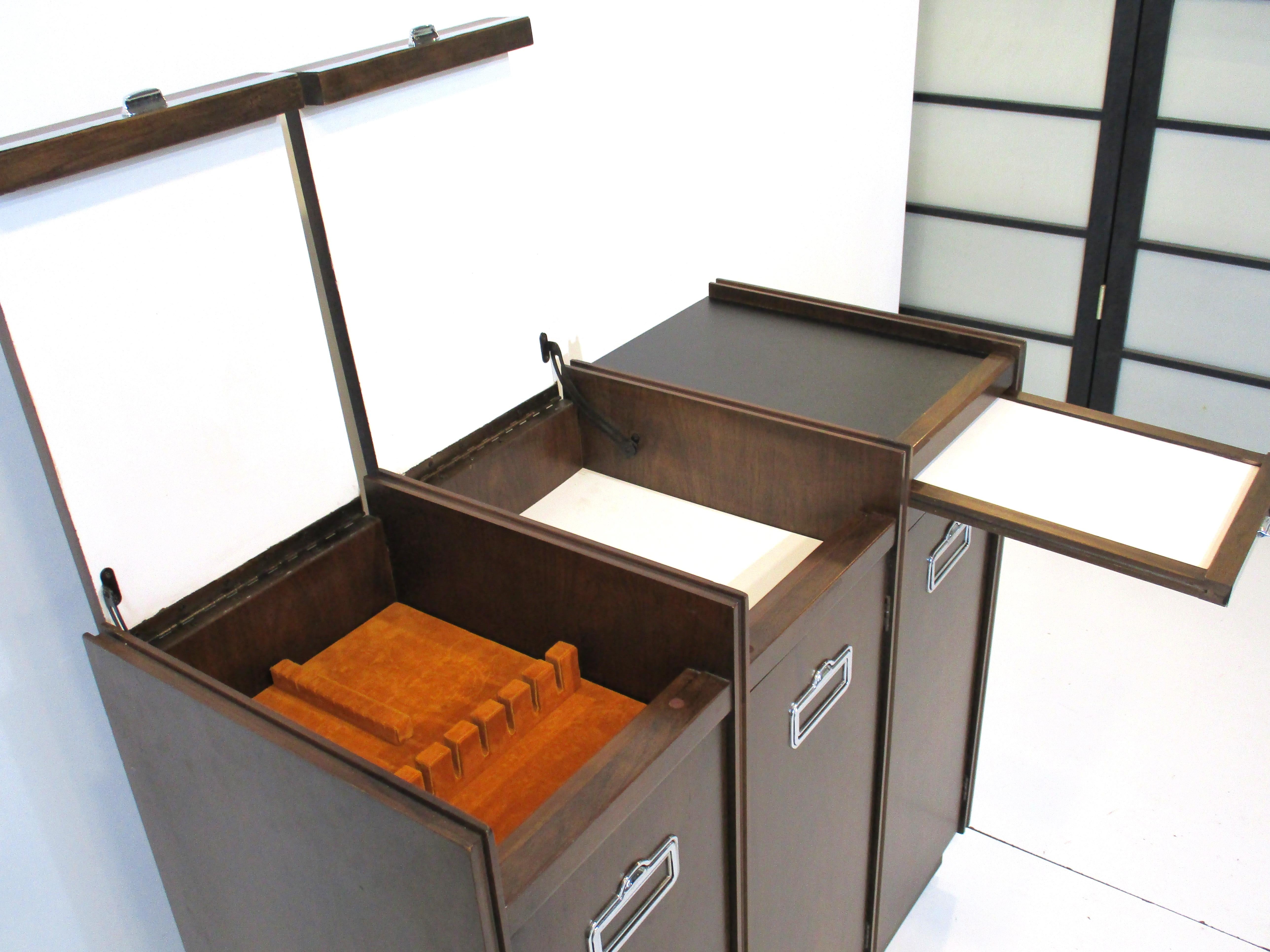 American Dunbar styled Rolling Bar / Server Cabinet For Sale