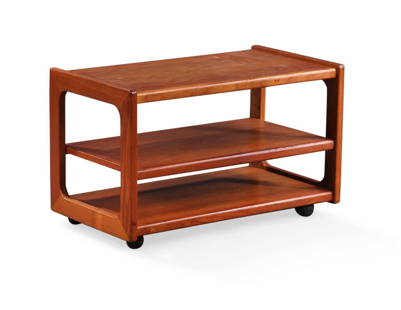Rolling Coffee Table In Good Condition For Sale In Paris, FR